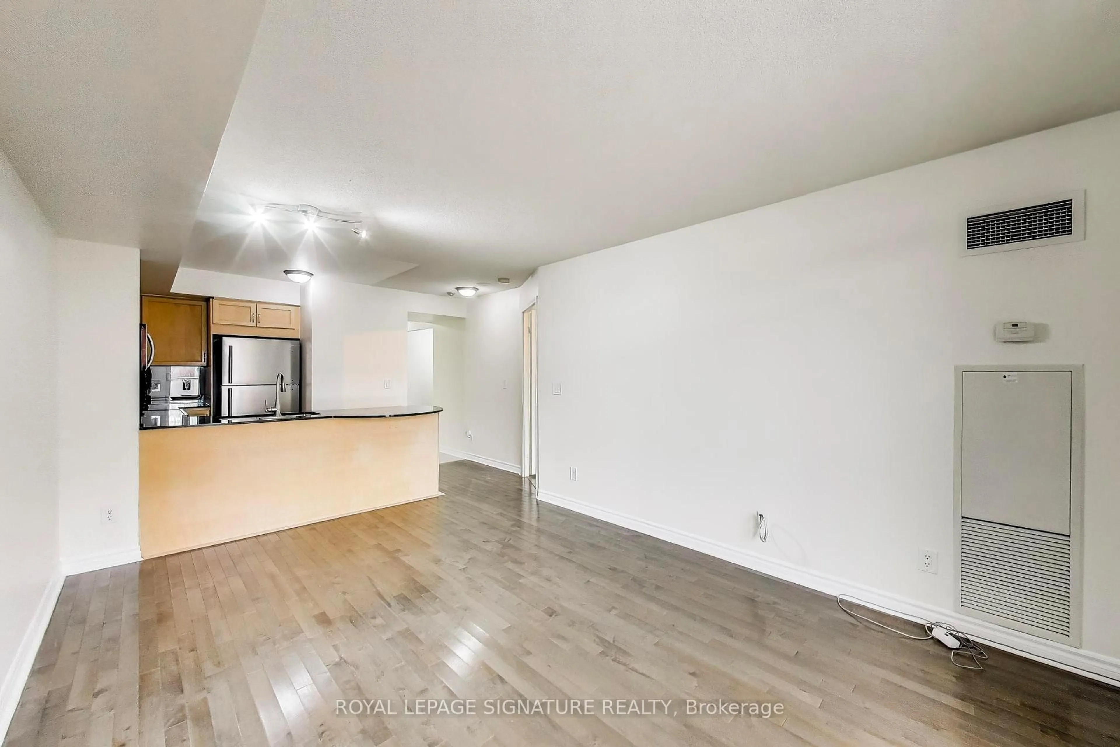 A pic of a room for 18 Kenaston Gdns #203, Toronto Ontario M2K 1G8