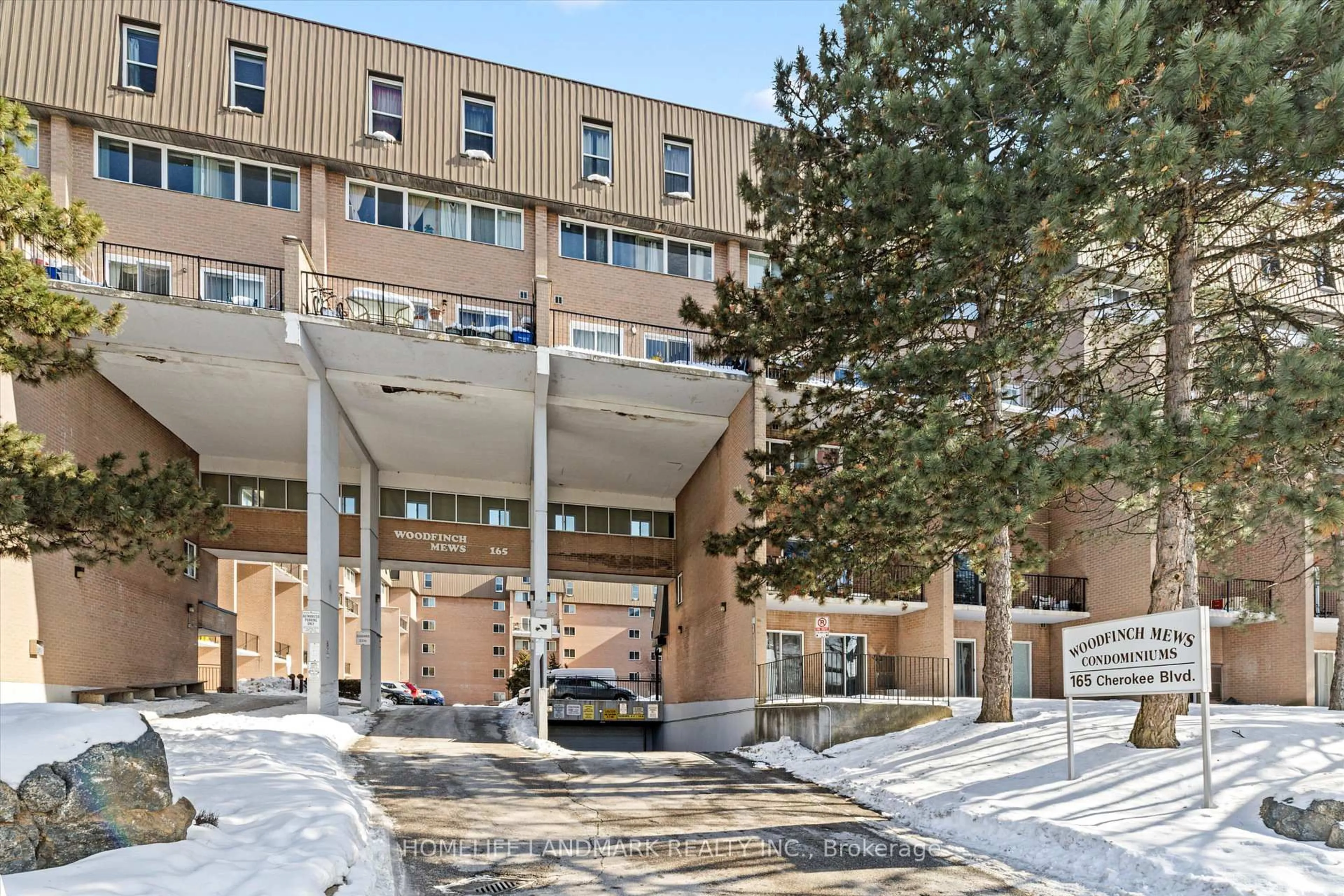 Indoor foyer for 165 Cherokee Blvd #290, Toronto Ontario M2J 4T7