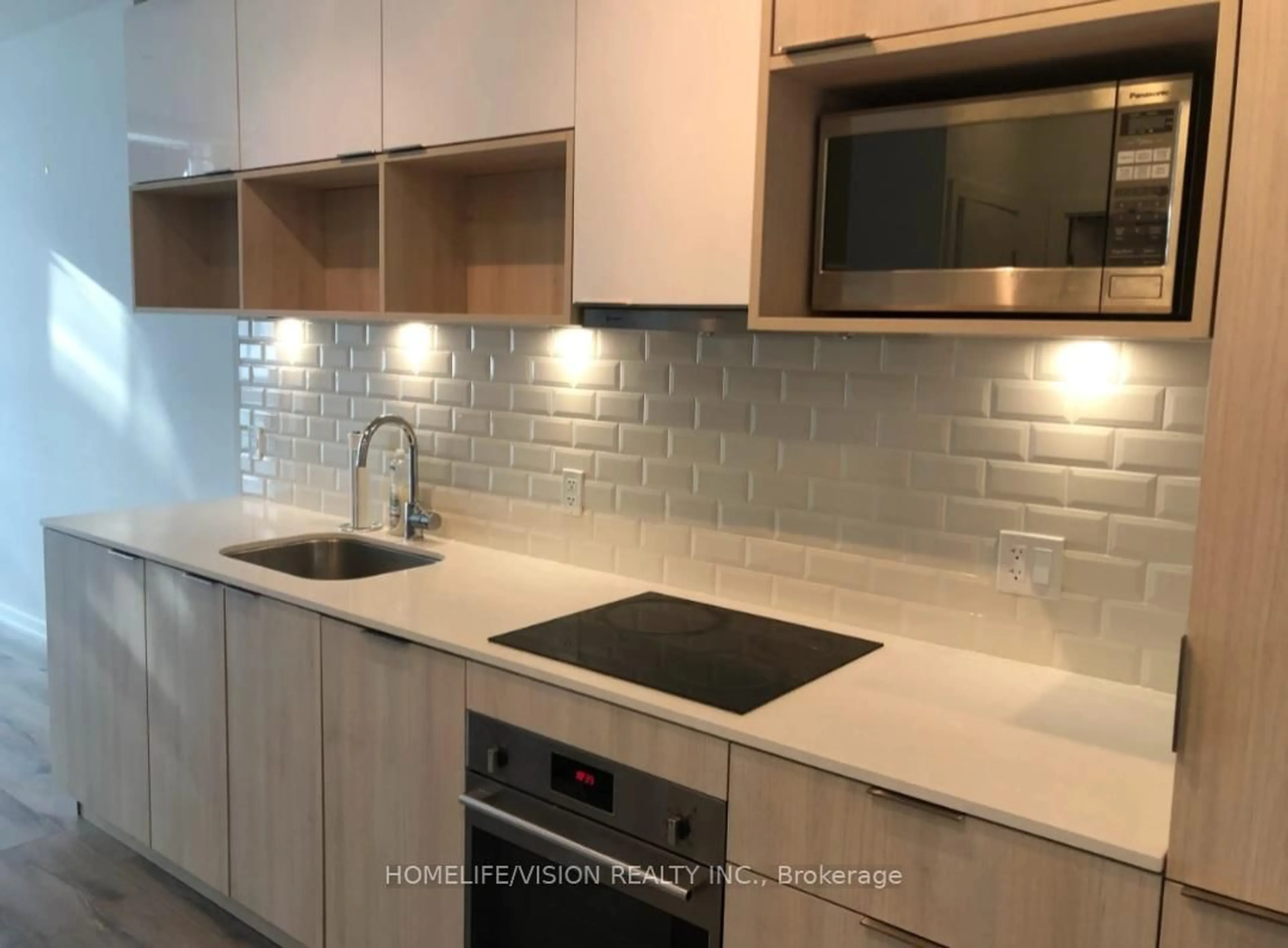 Standard kitchen, ceramic/tile floor for 52 Forest Manor Rd #616, Toronto Ontario M2J 1M6