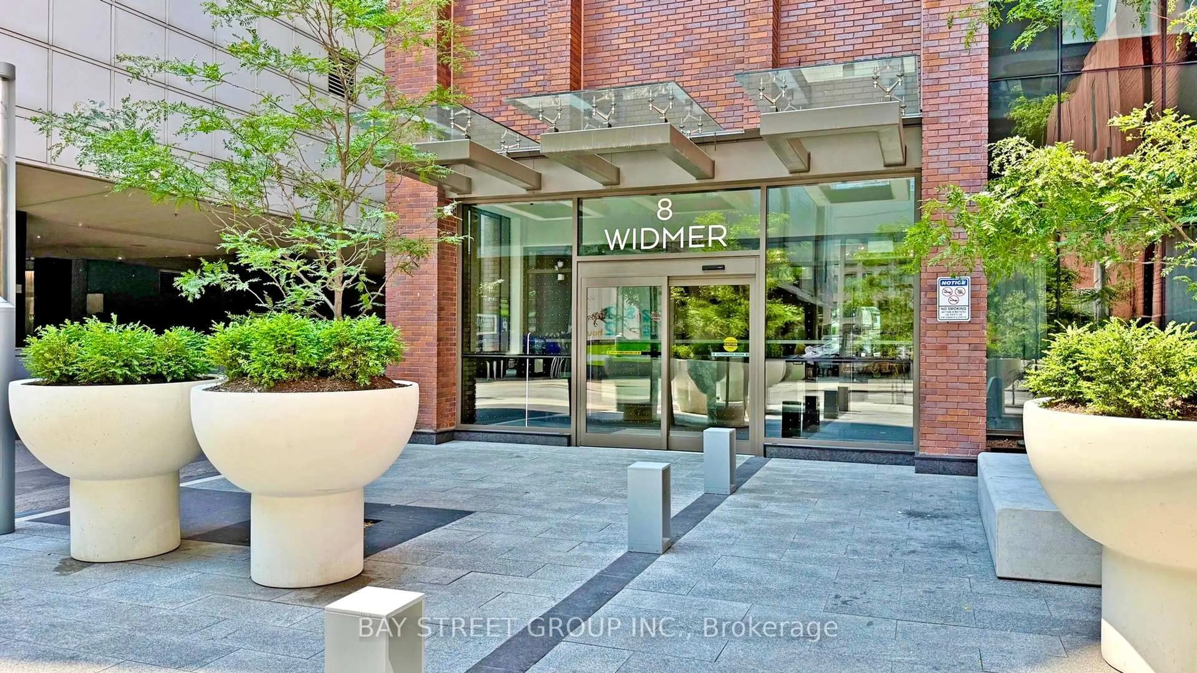Indoor foyer for 8 Widmer St #2508, Toronto Ontario M5V 0W6