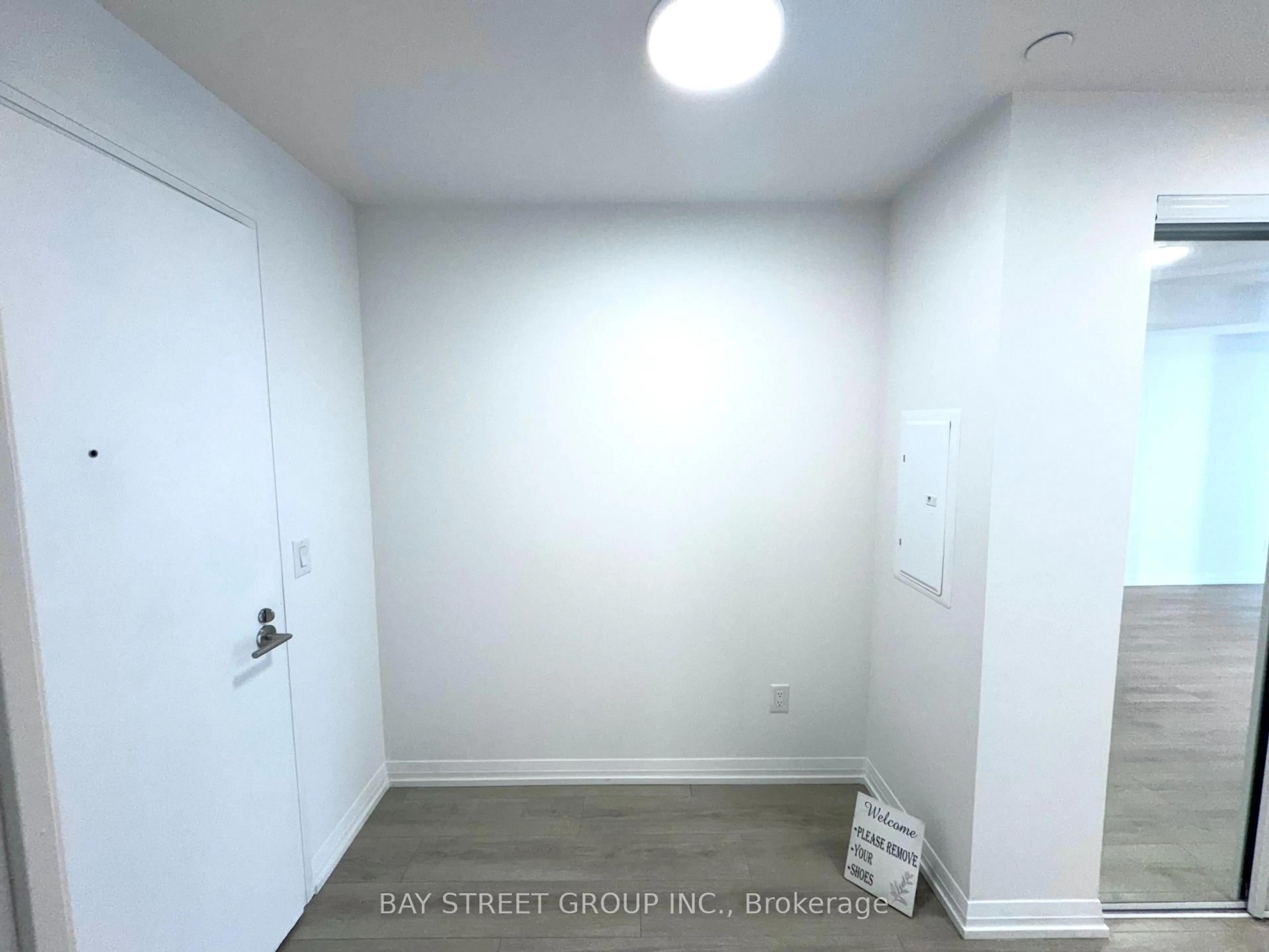 A pic of a room for 8 Widmer St #2508, Toronto Ontario M5V 0W6