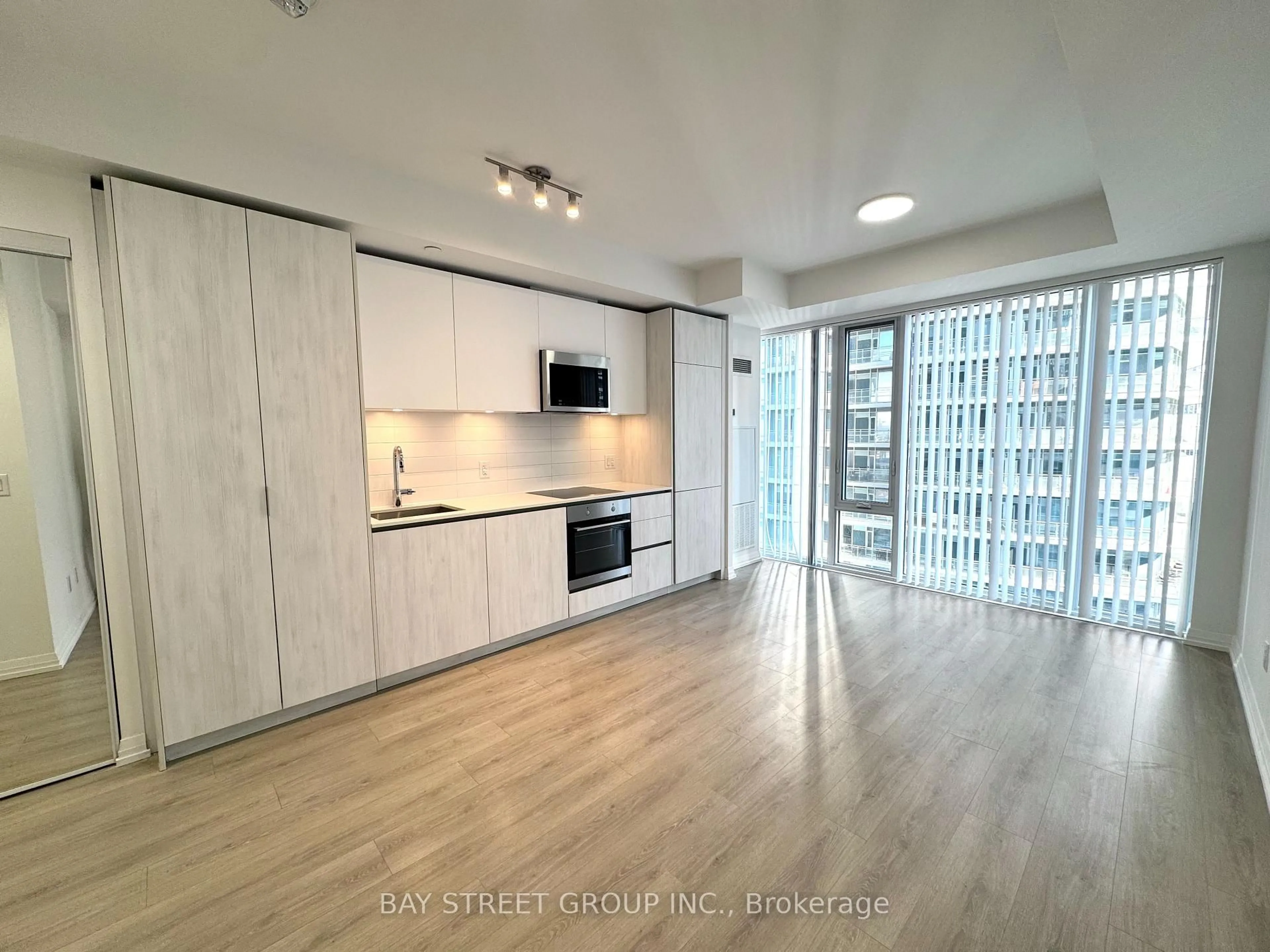 Unknown for 8 Widmer St #2508, Toronto Ontario M5V 0W6