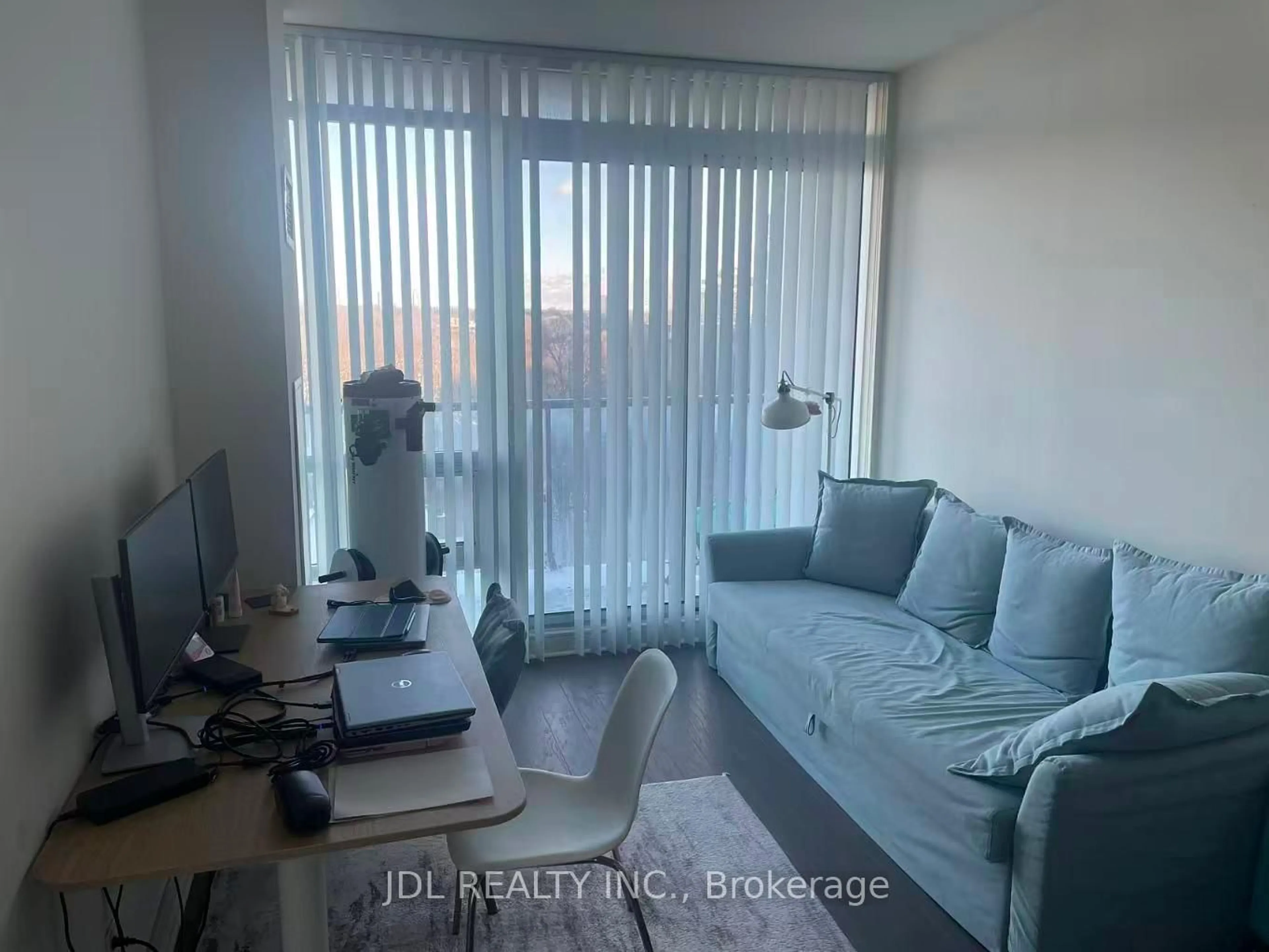 A pic of a room for 825 Church St #806, Toronto Ontario M4W 3Z4