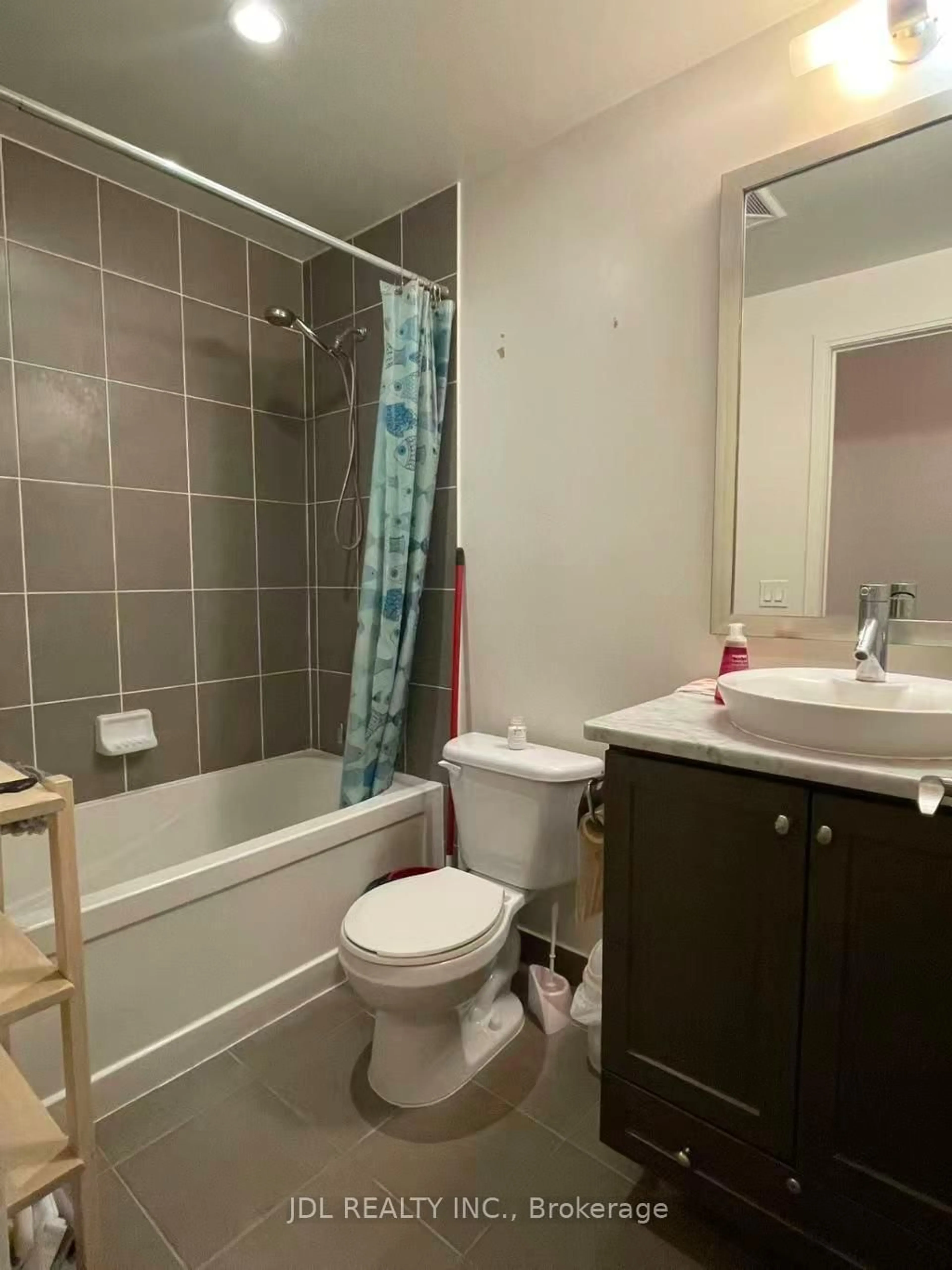 Standard bathroom, unknown for 825 Church St #806, Toronto Ontario M4W 3Z4