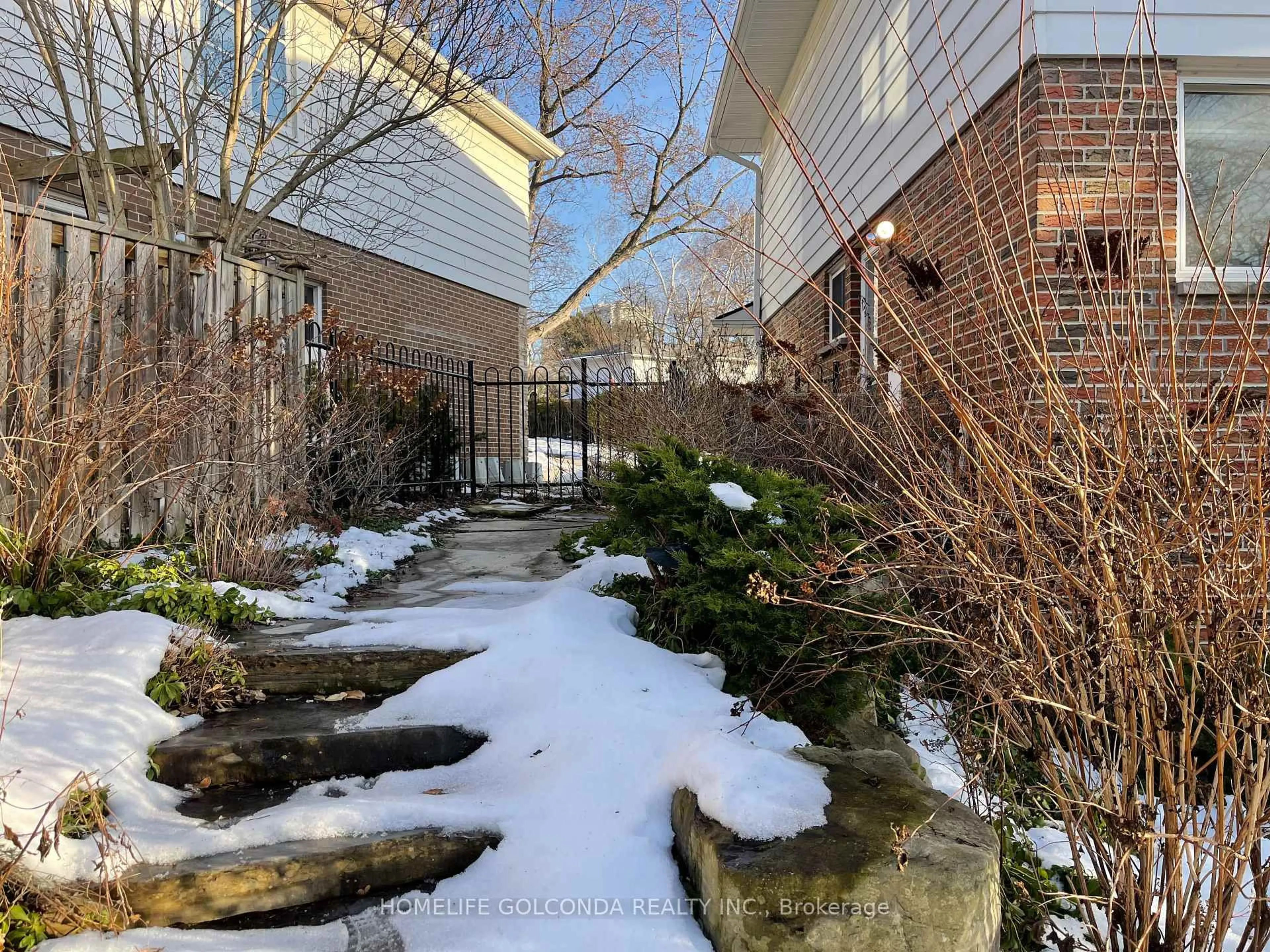 Unknown for 24 Meadowglade Cres, Toronto Ontario M2J 1C7