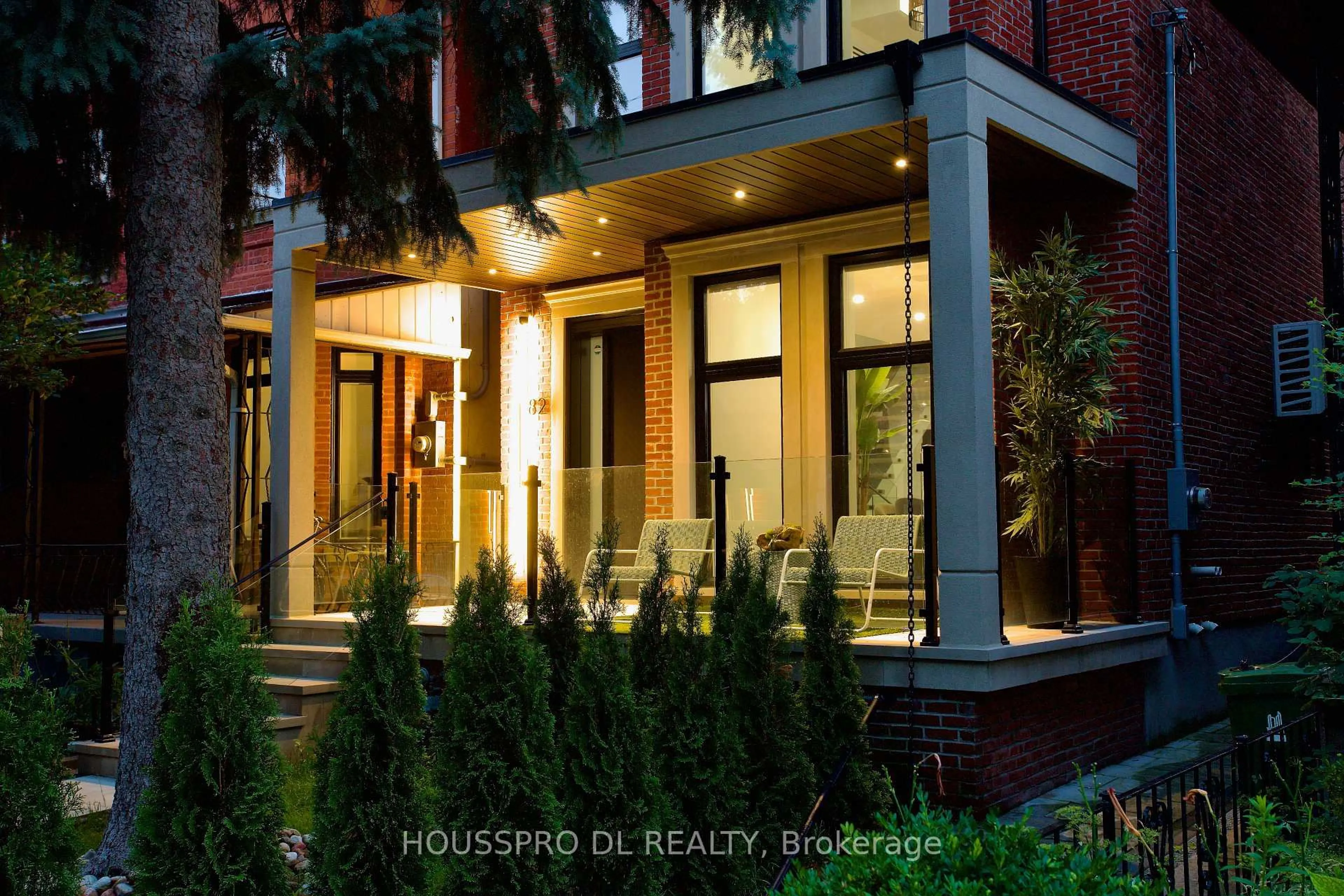 Home with brick exterior material, unknown for 82 Major St, Toronto Ontario M5S 2L1