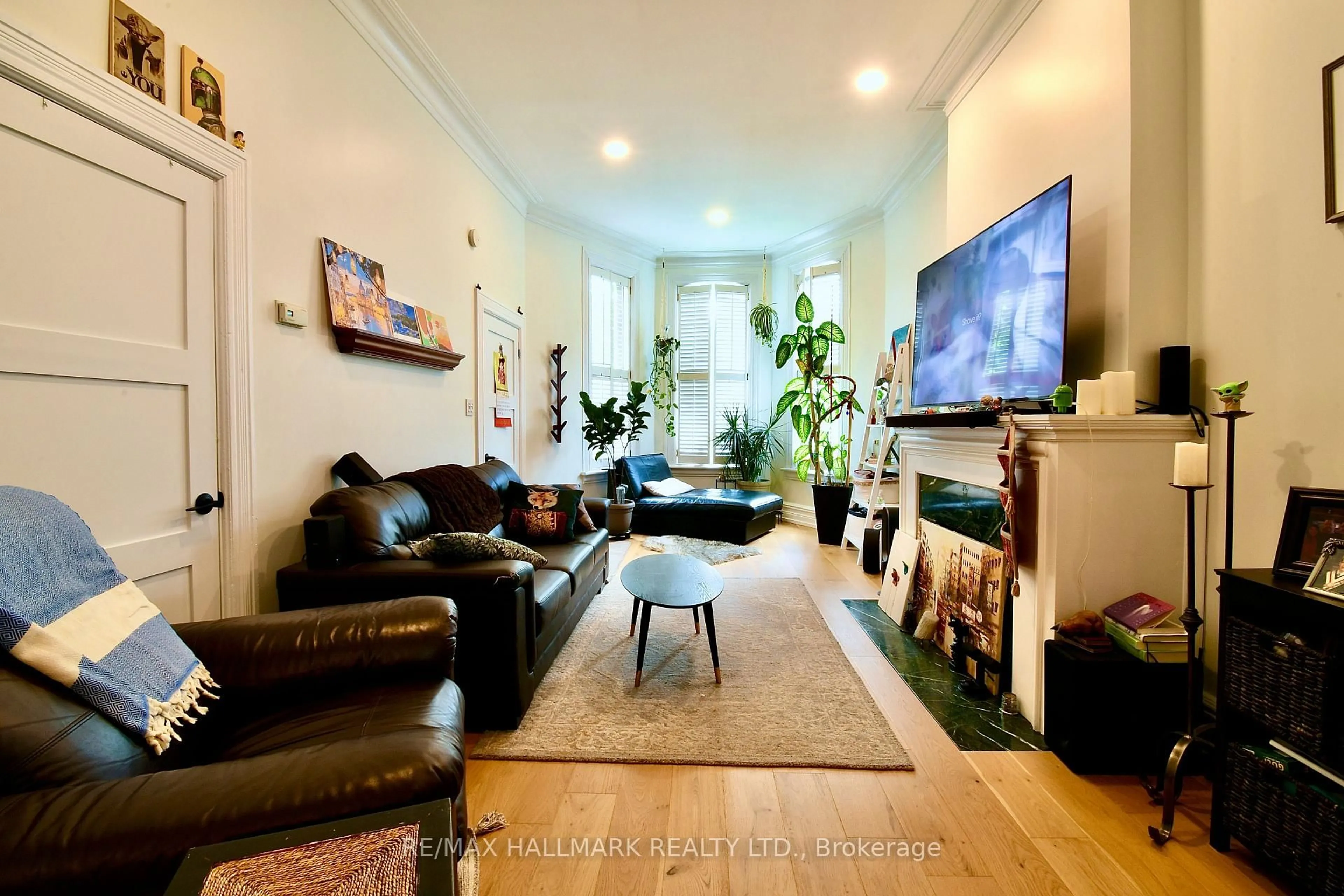 Living room with furniture, unknown for 34 River St, Toronto Ontario M5A 3N9