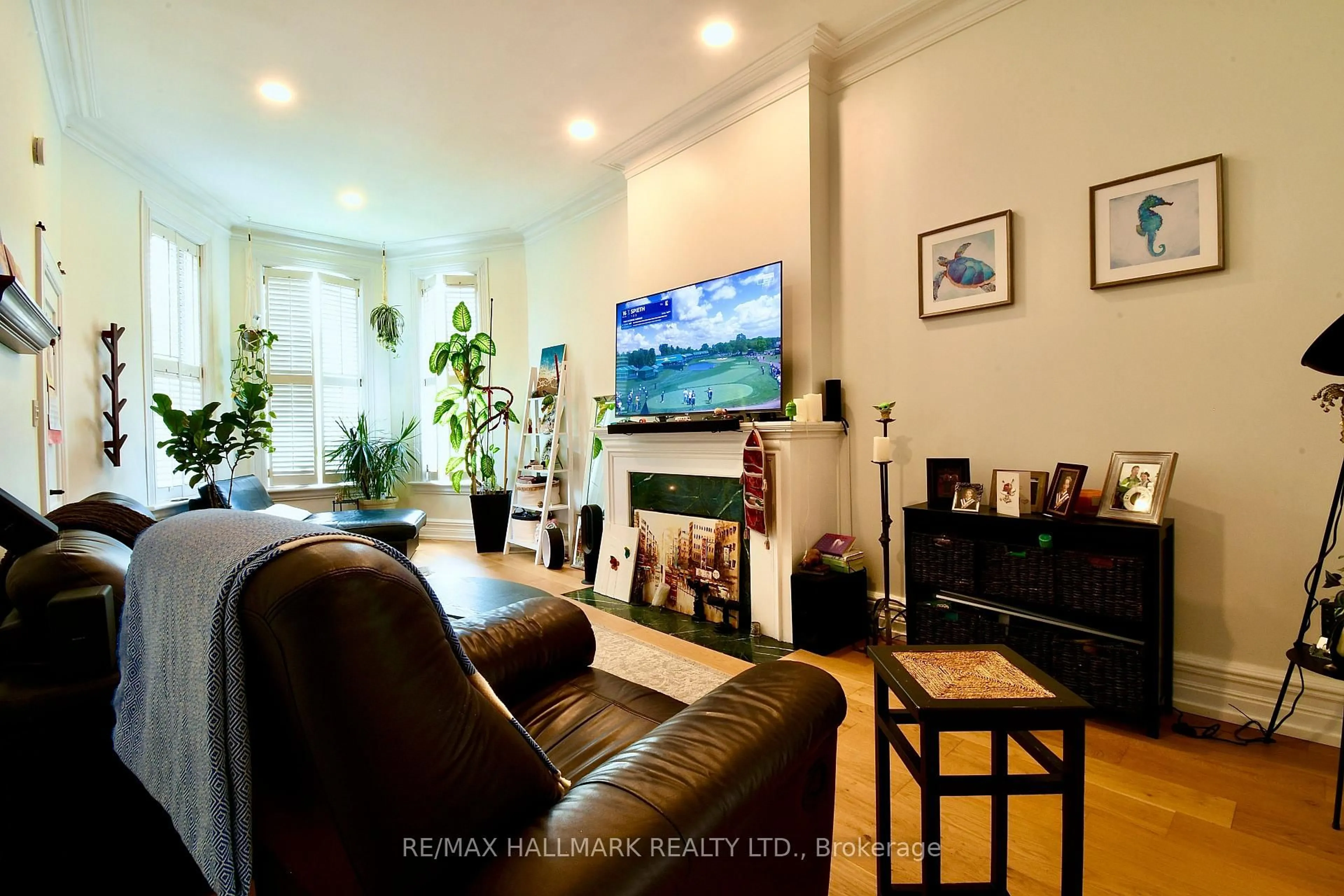 Unknown for 34 River St, Toronto Ontario M5A 3N9