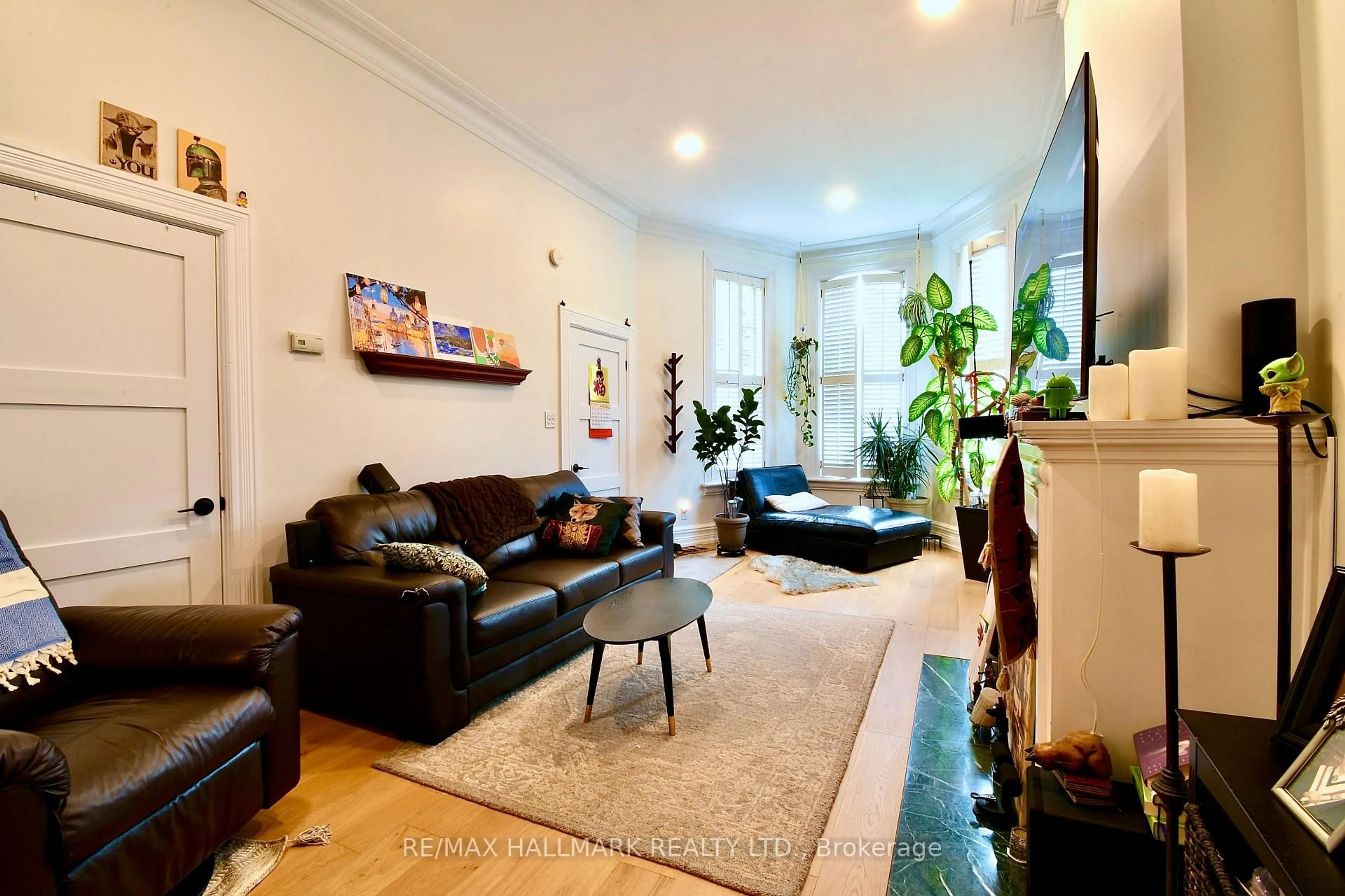 Living room with furniture, unknown for 34 River St, Toronto Ontario M5A 3N9