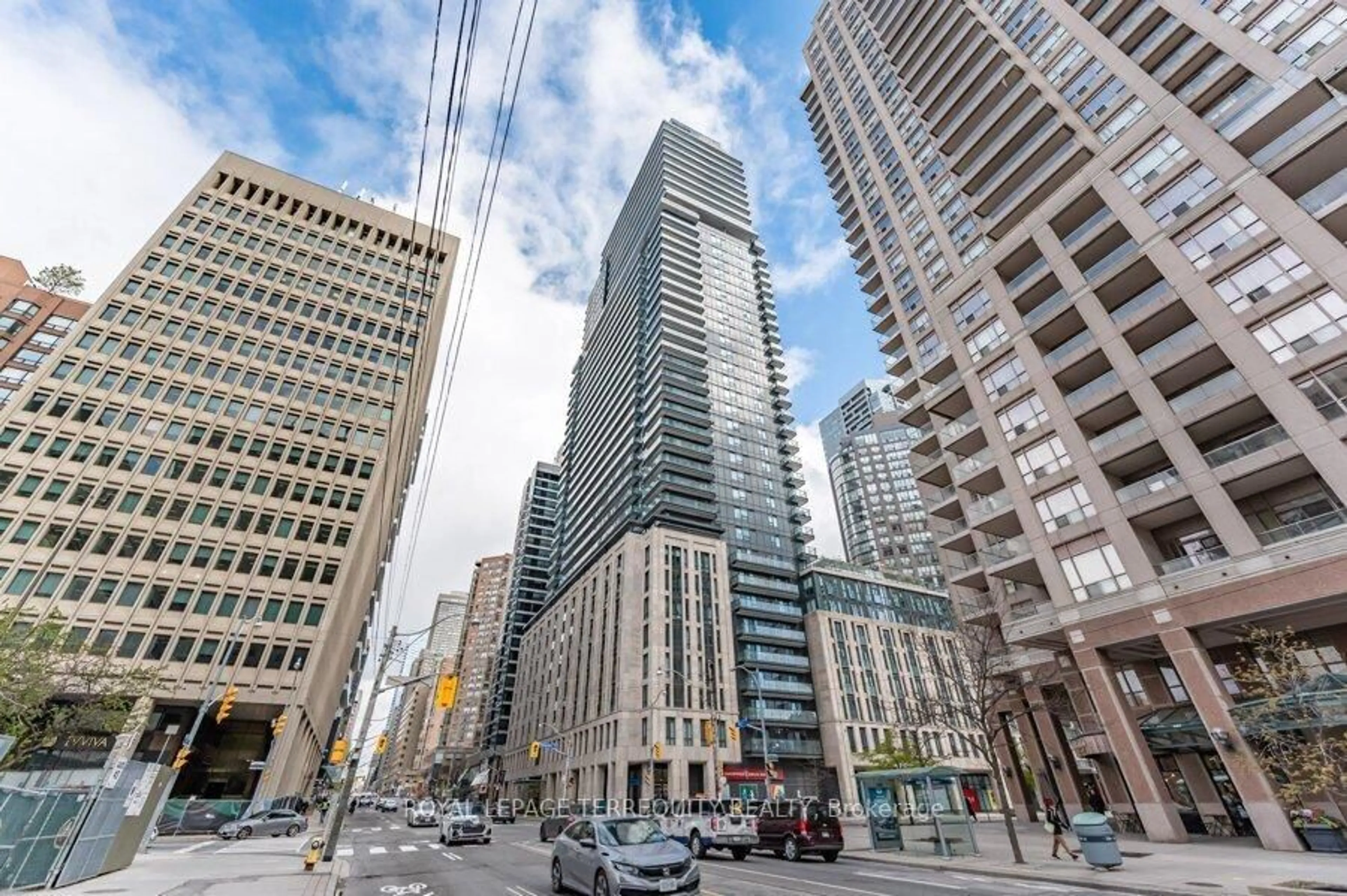 Patio, street for 955 Bay St #3106, Toronto Ontario M5S 2A2
