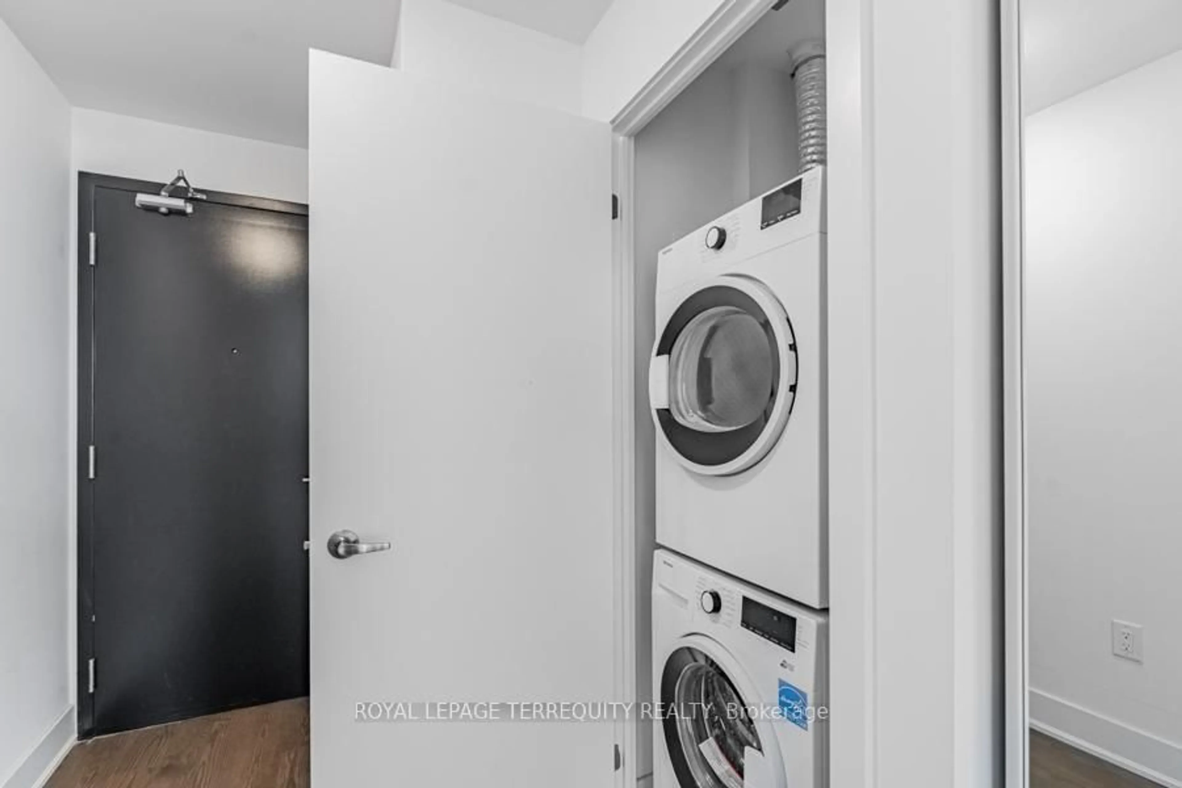 Laundry room for 955 Bay St #3106, Toronto Ontario M5S 2A2