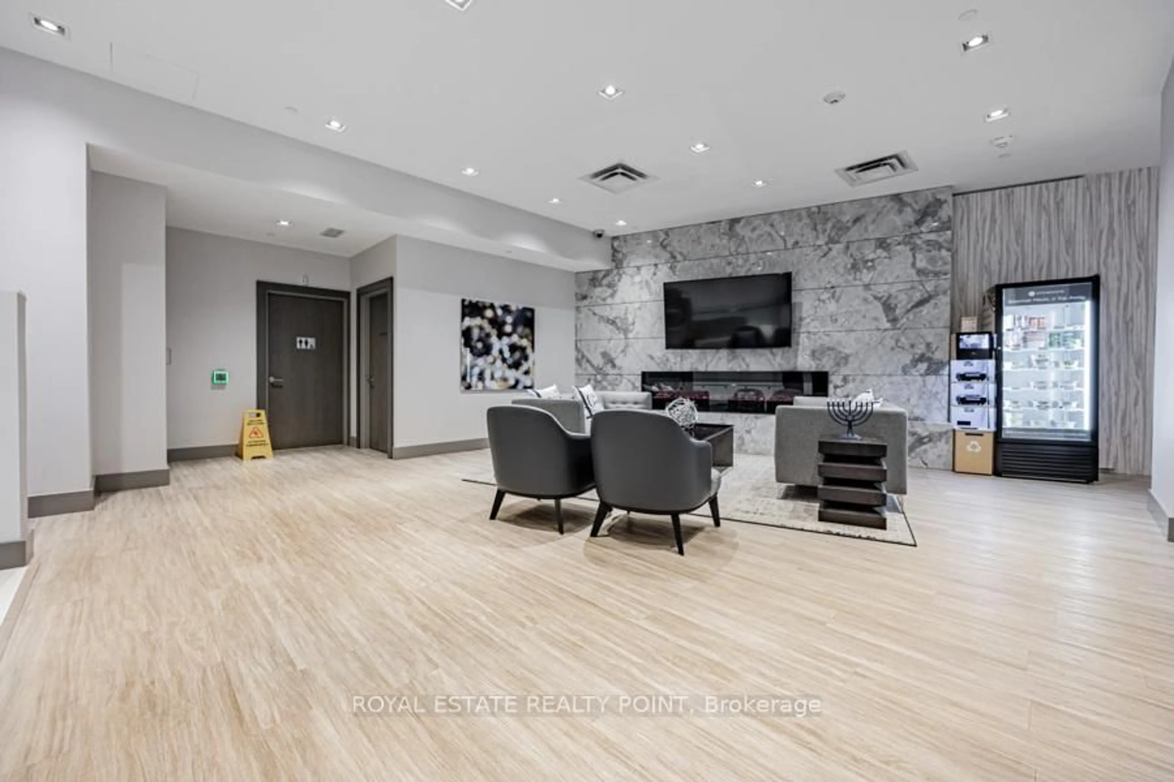 Lobby for 181 Bedford Rd #2409, Toronto Ontario M5R 0C2
