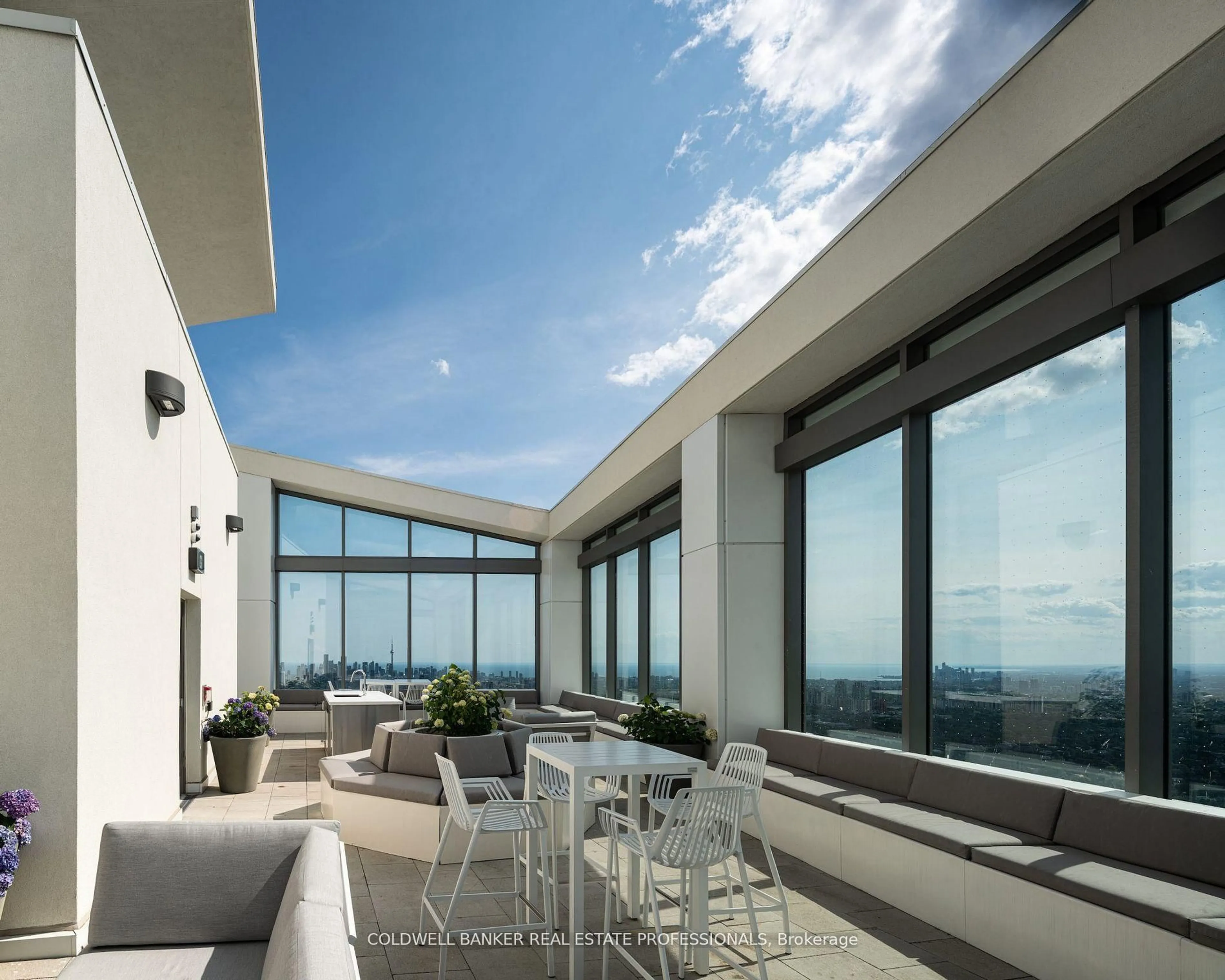 Patio, unknown for 2221 Yonge St #5304, Toronto Ontario M4S 2B4