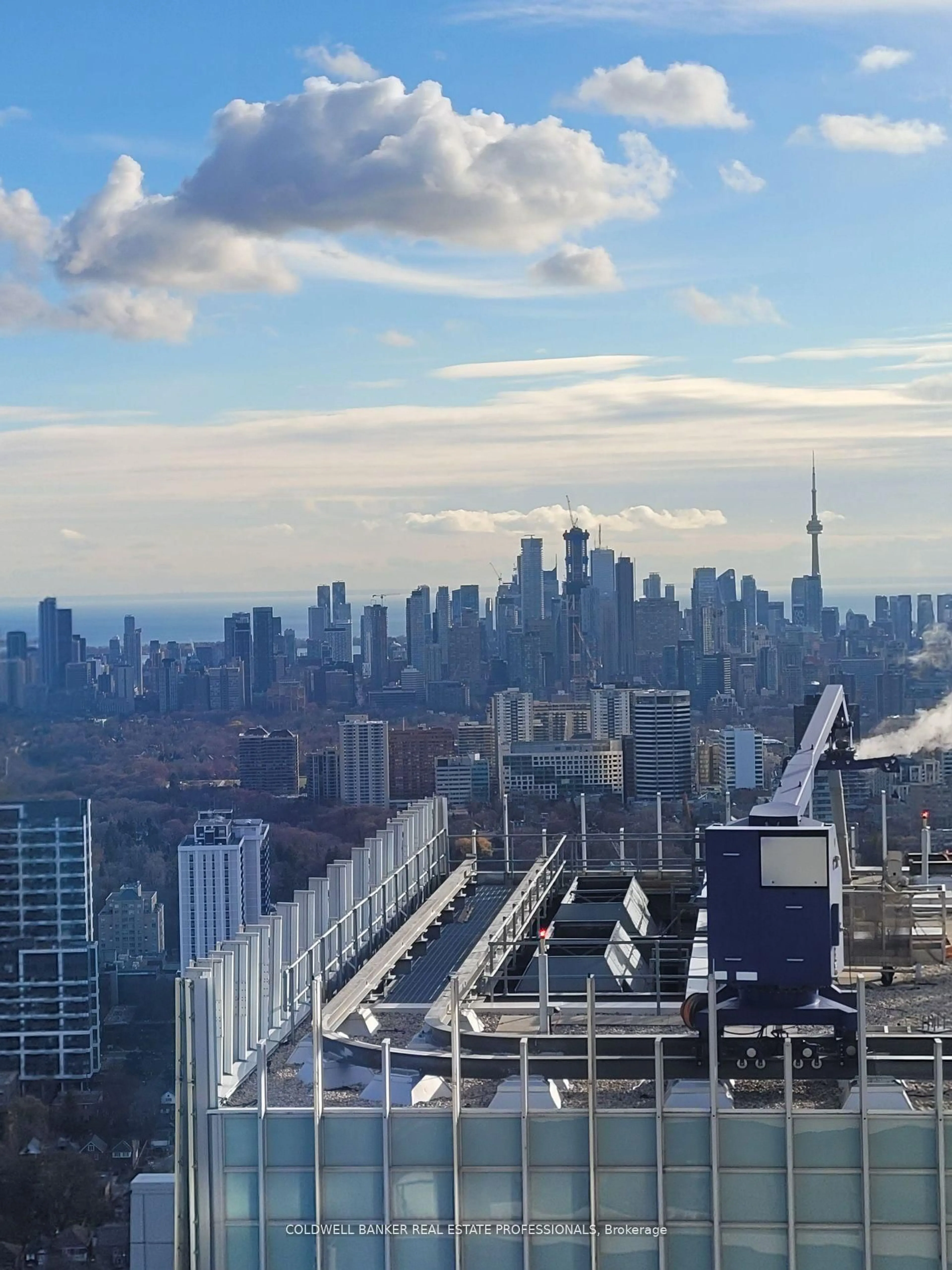 A pic of a room for 2221 Yonge St #5304, Toronto Ontario M4S 2B4