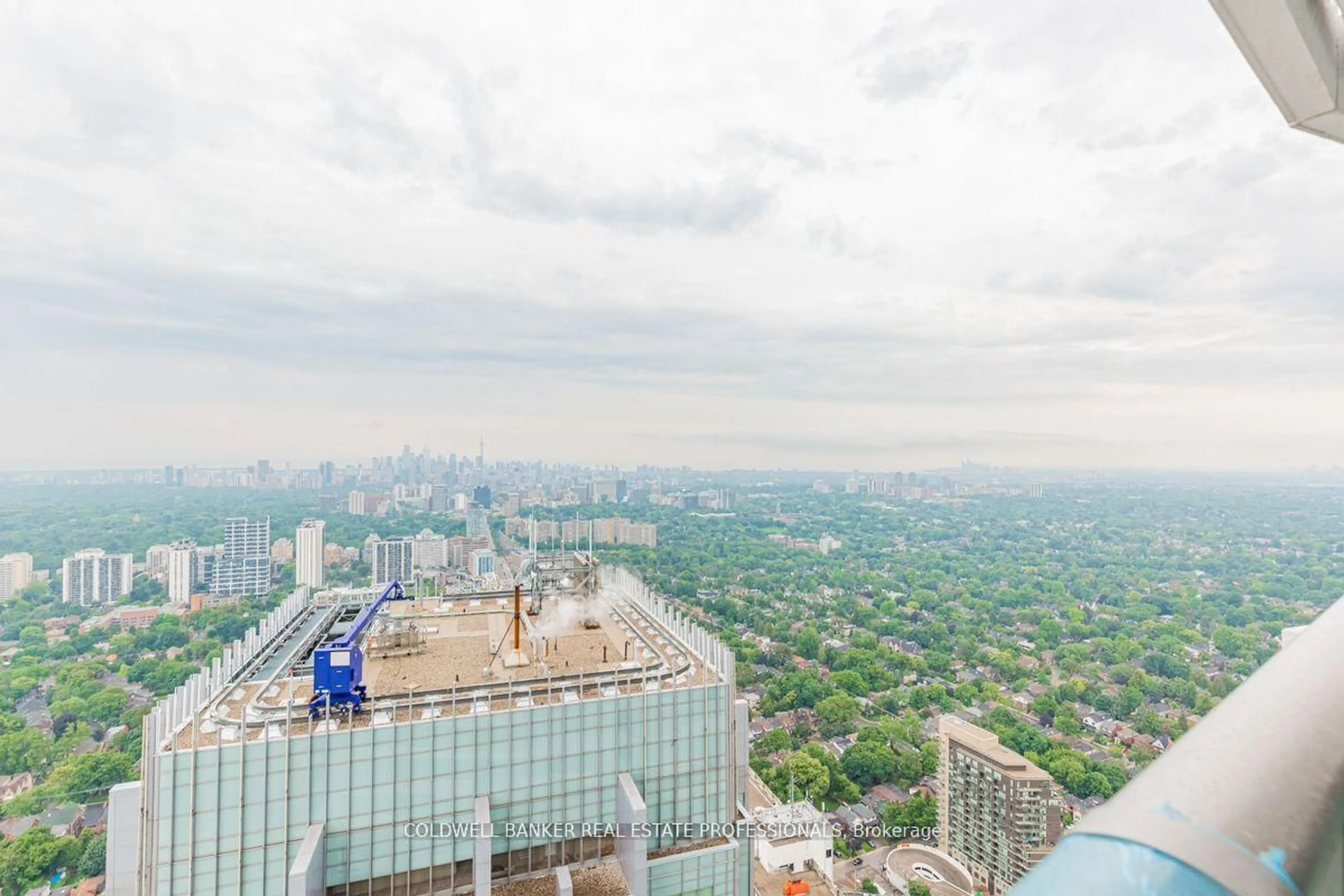 Unknown for 2221 Yonge St #5304, Toronto Ontario M4S 2B4