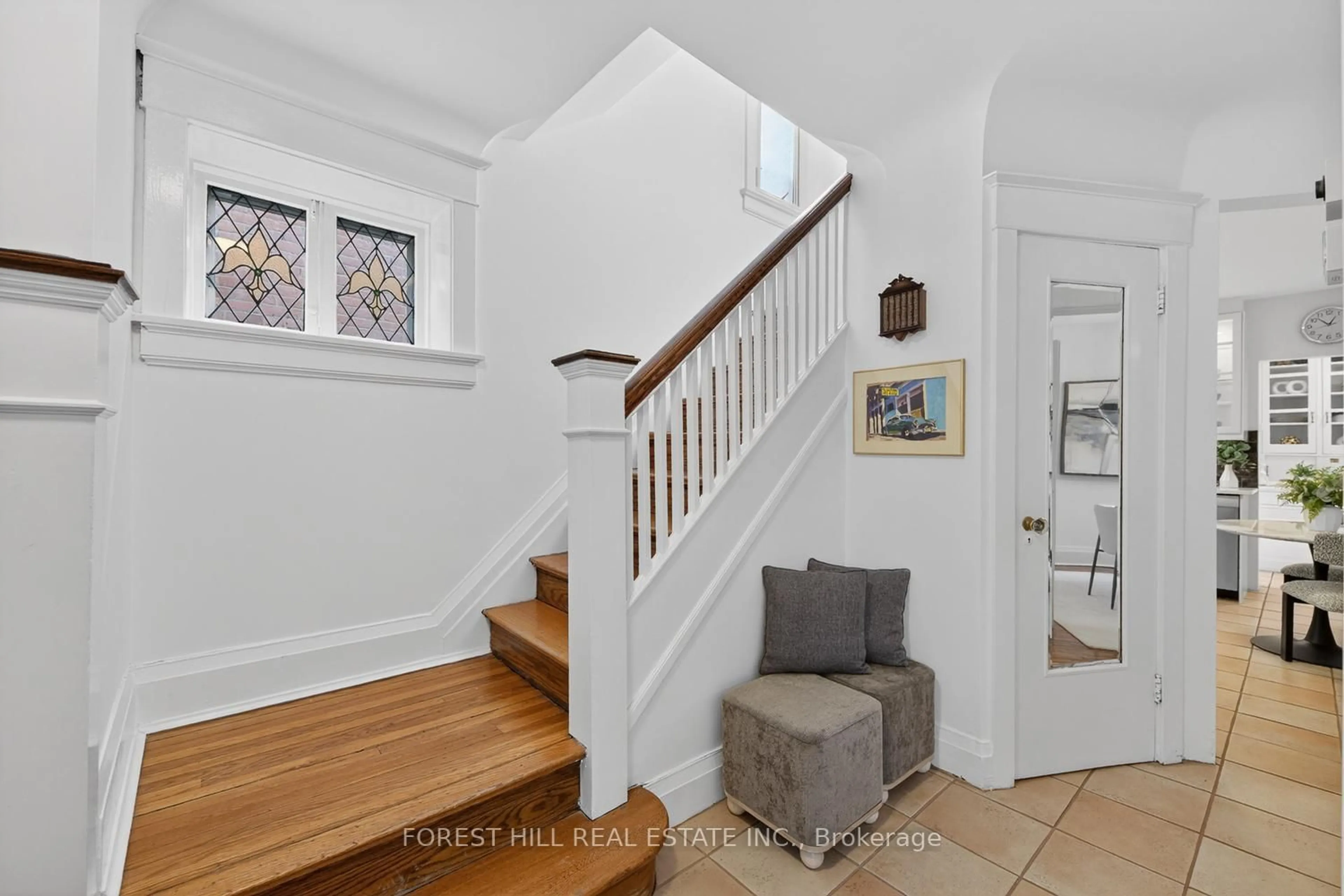 Indoor entryway for 18 Alberta Ave, Toronto Ontario M6H 2R6