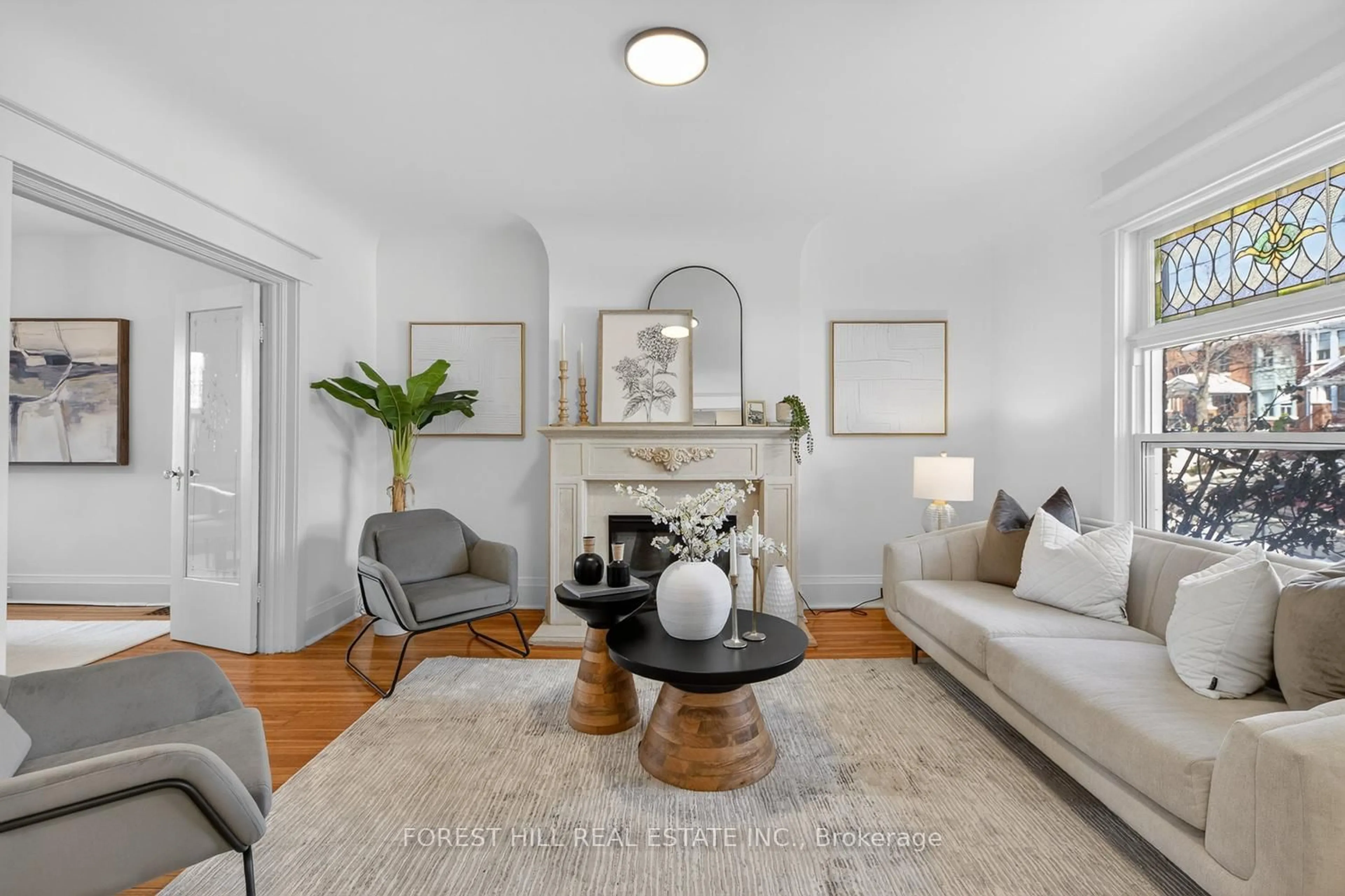 Living room with furniture, unknown for 18 Alberta Ave, Toronto Ontario M6H 2R6