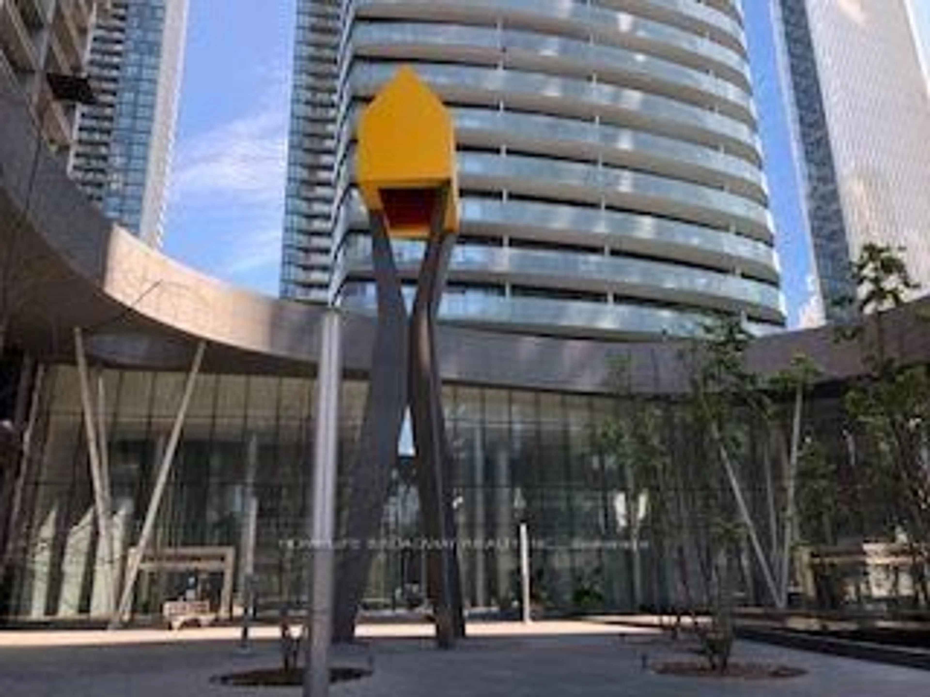 Blurry image for 14 York St #3507, Toronto Ontario M5J 0B1