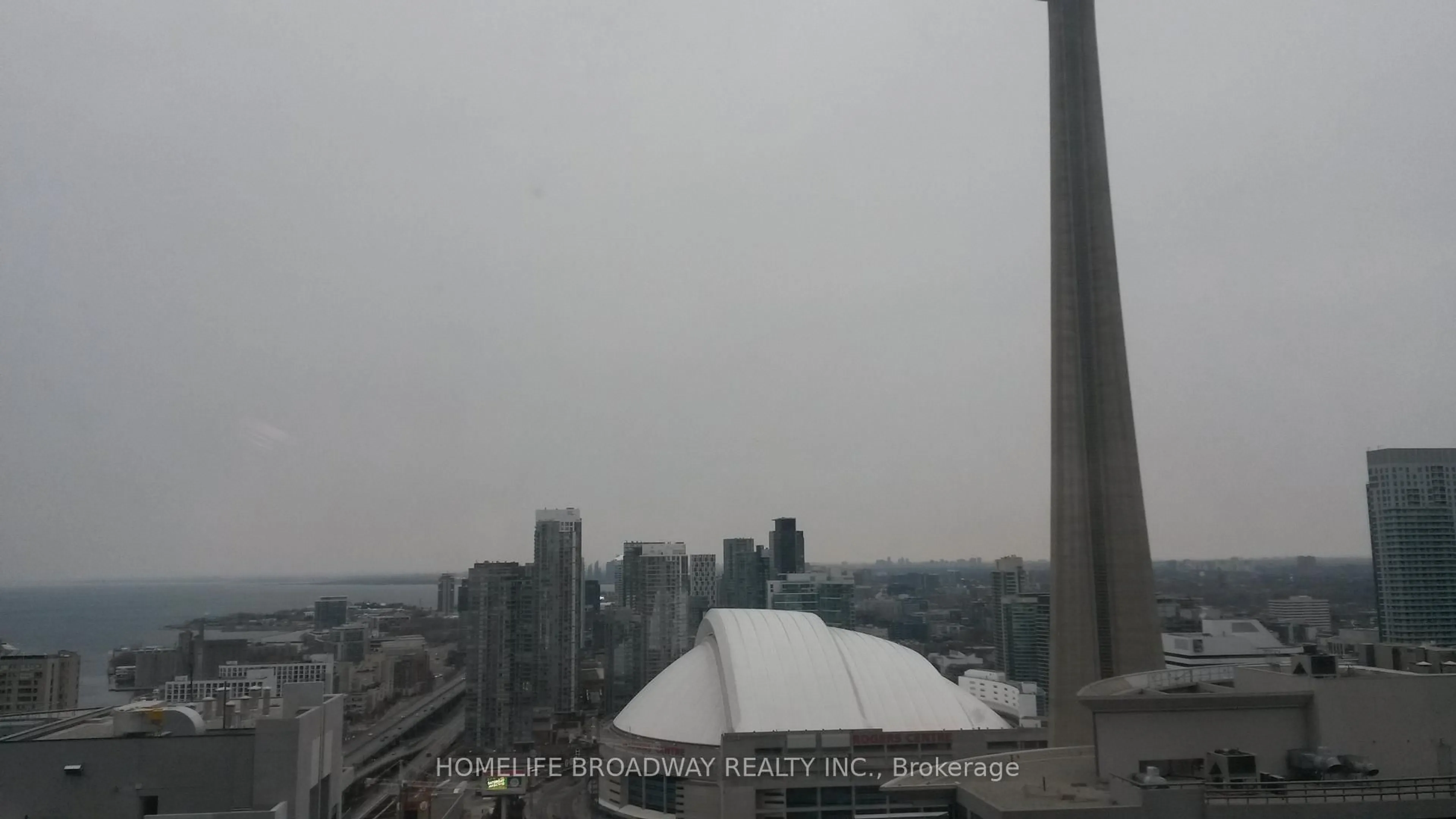 Blurry image for 14 York St #3507, Toronto Ontario M5J 0B1