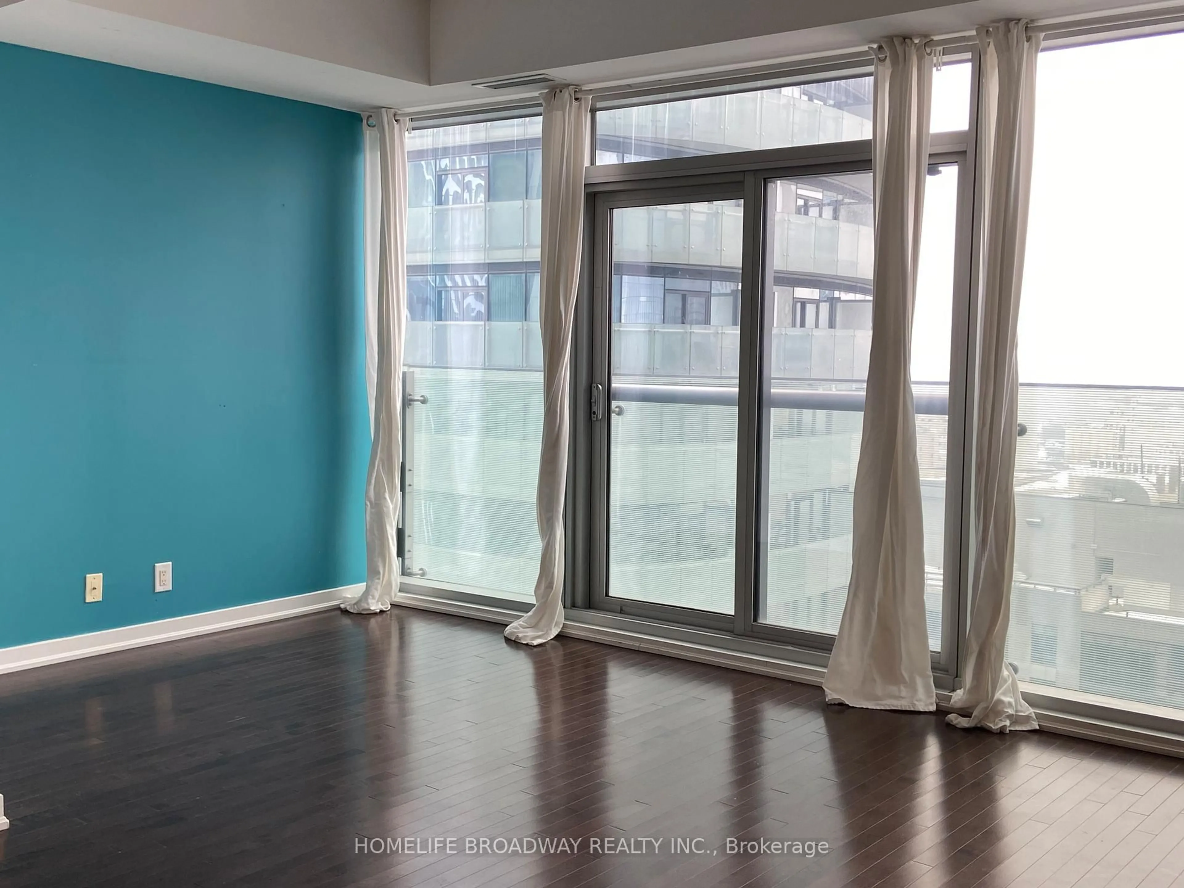 A pic of a room for 14 York St #3507, Toronto Ontario M5J 0B1