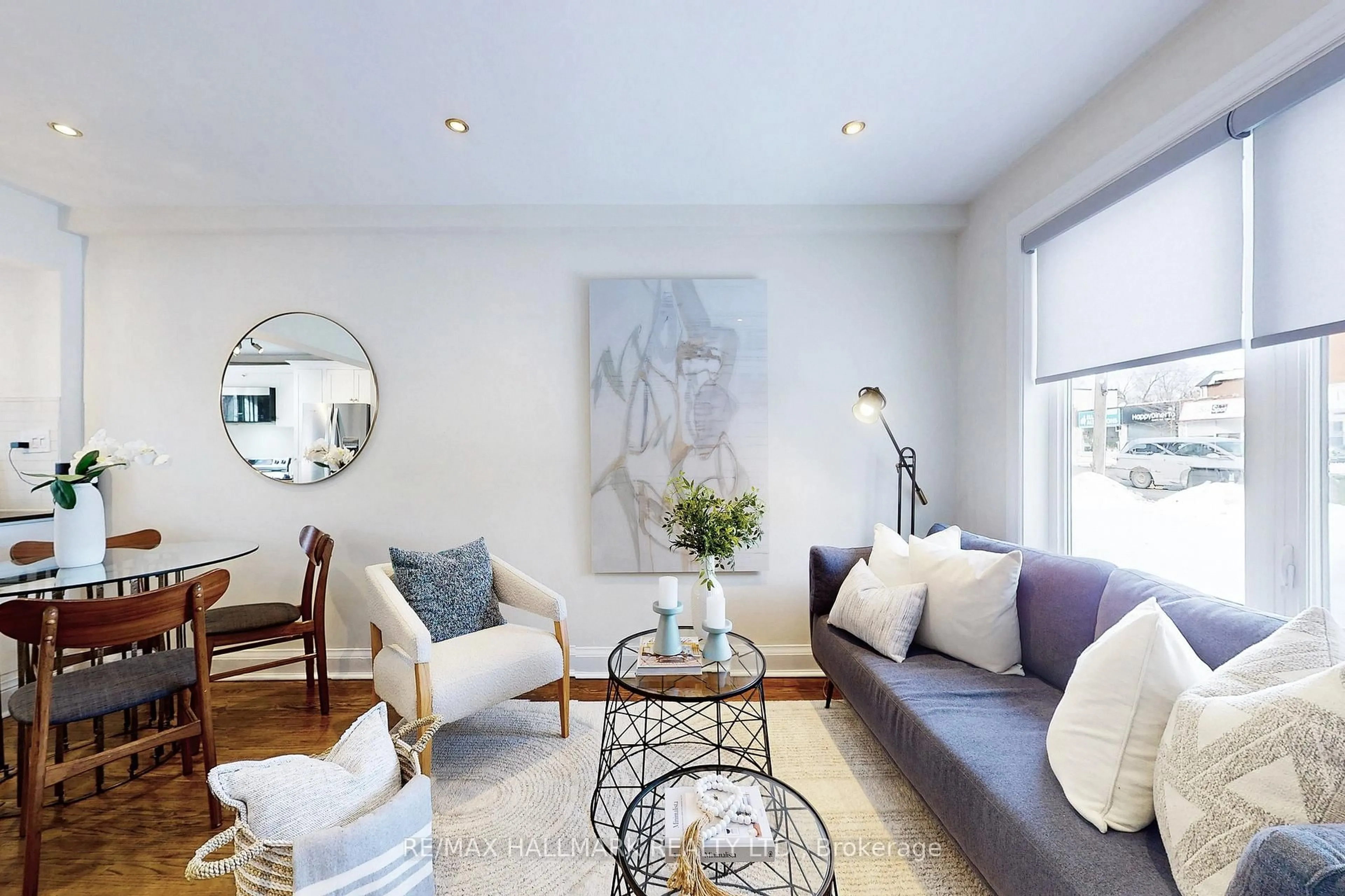 Living room with furniture, unknown for 3320 Bathurst St, Toronto Ontario M6A 2B6