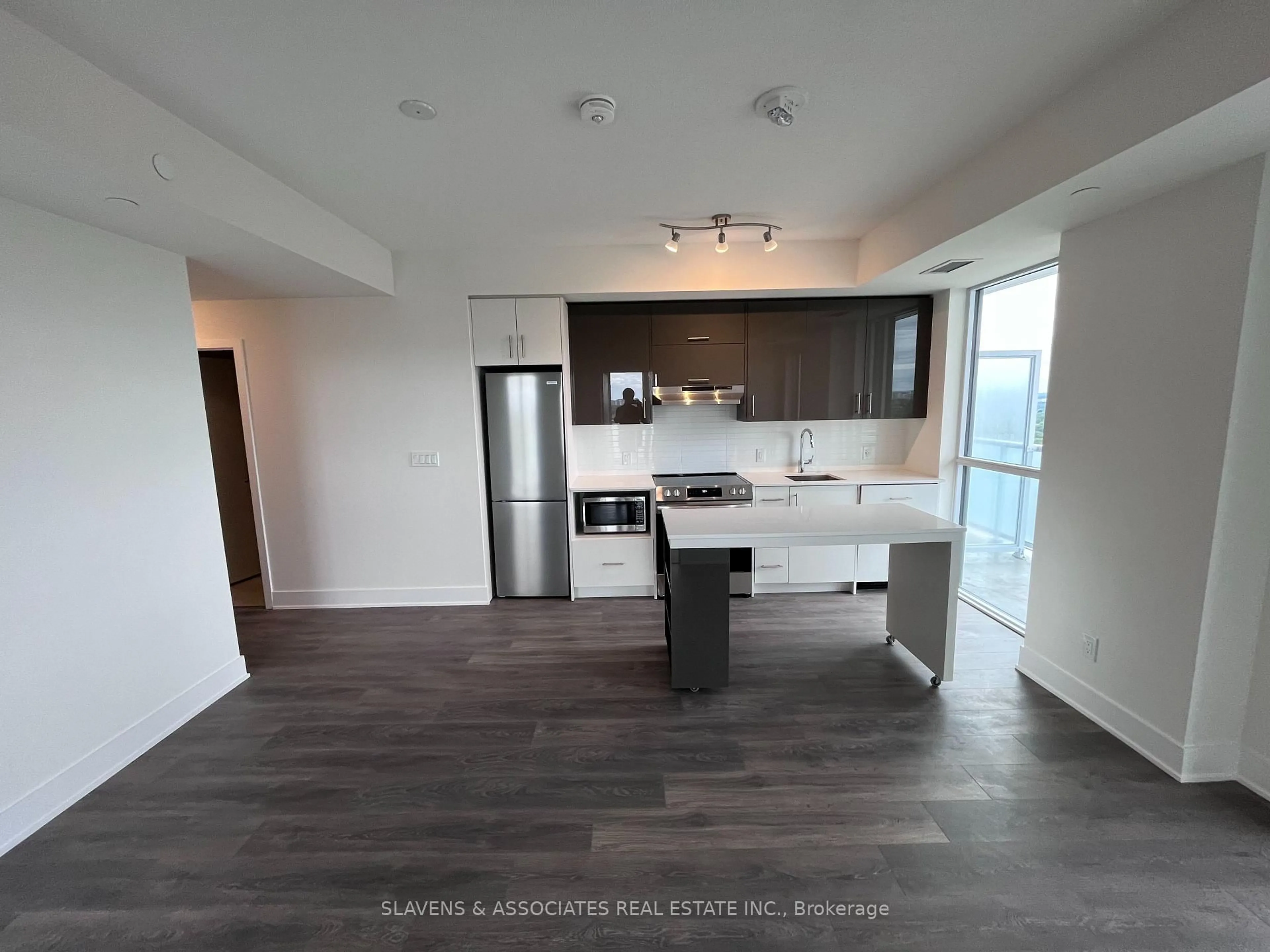 Open concept kitchen, wood/laminate floor for 188 Fairview Mall Dr #2107, Toronto Ontario M2J 0H7