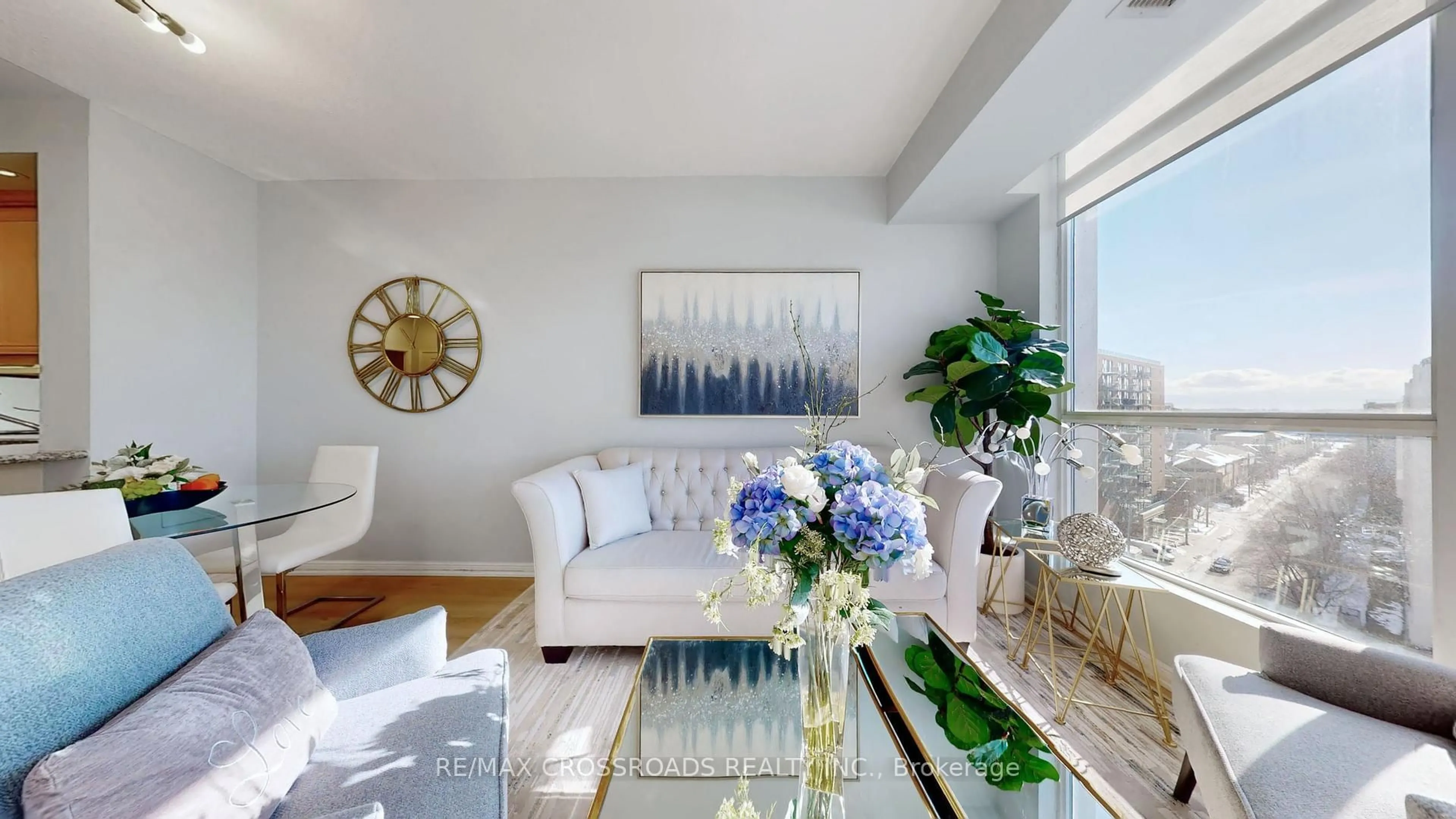 Living room with furniture, unknown for 628 Fleet St #927, Toronto Ontario M5V 1A8