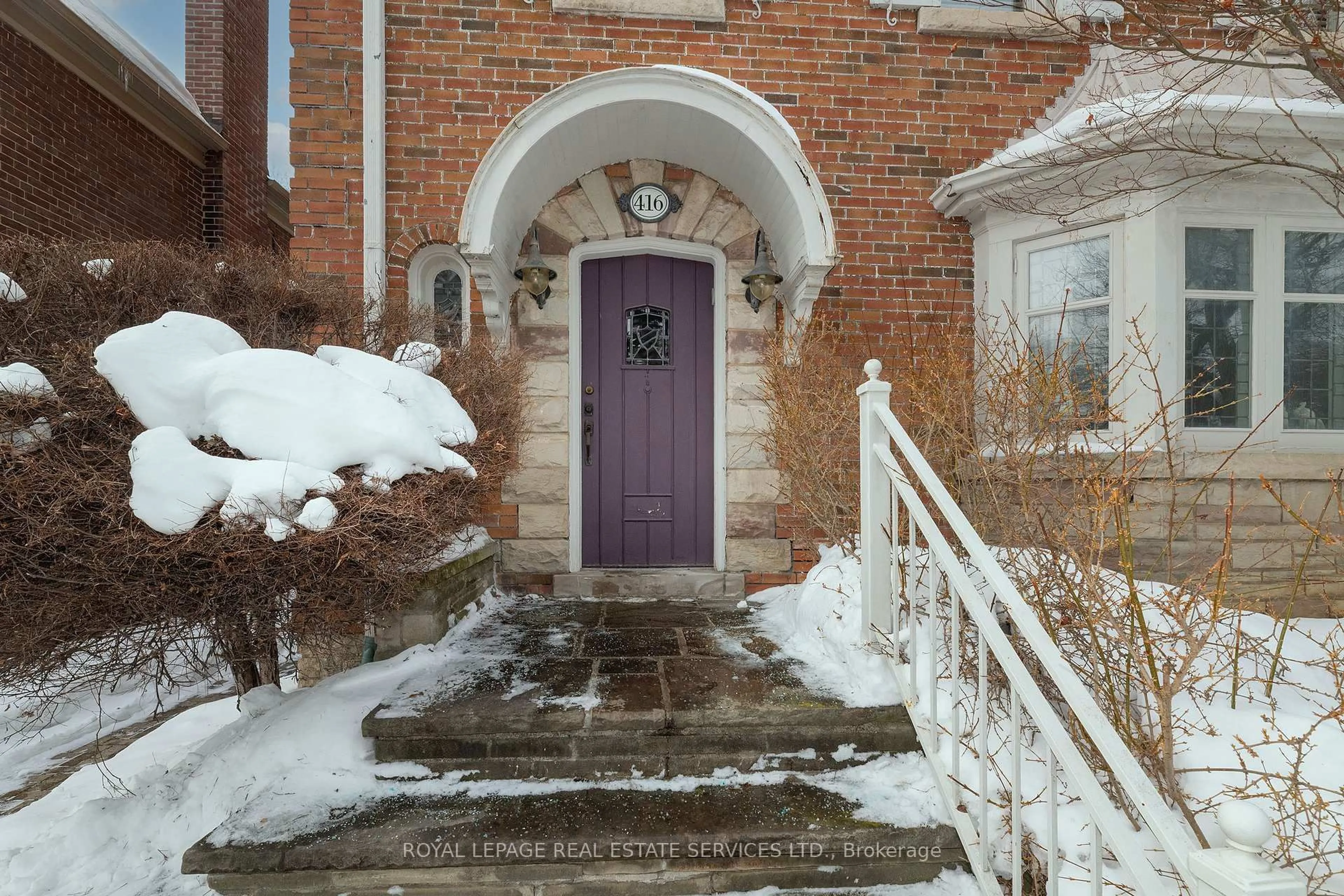 Indoor entryway for 416 Rosemary Rd, Toronto Ontario M5P 3E5