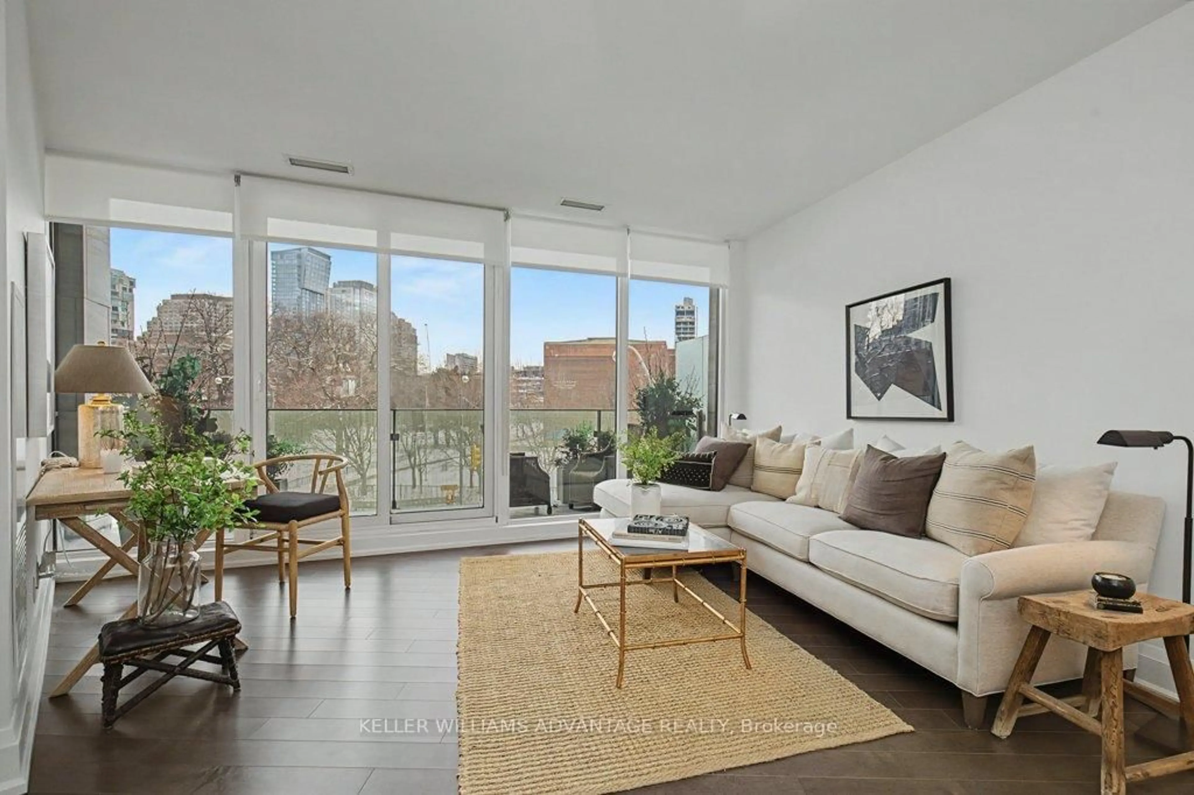 Living room with furniture, unknown for 88 Davenport Rd #306, Toronto Ontario M5R 0A5