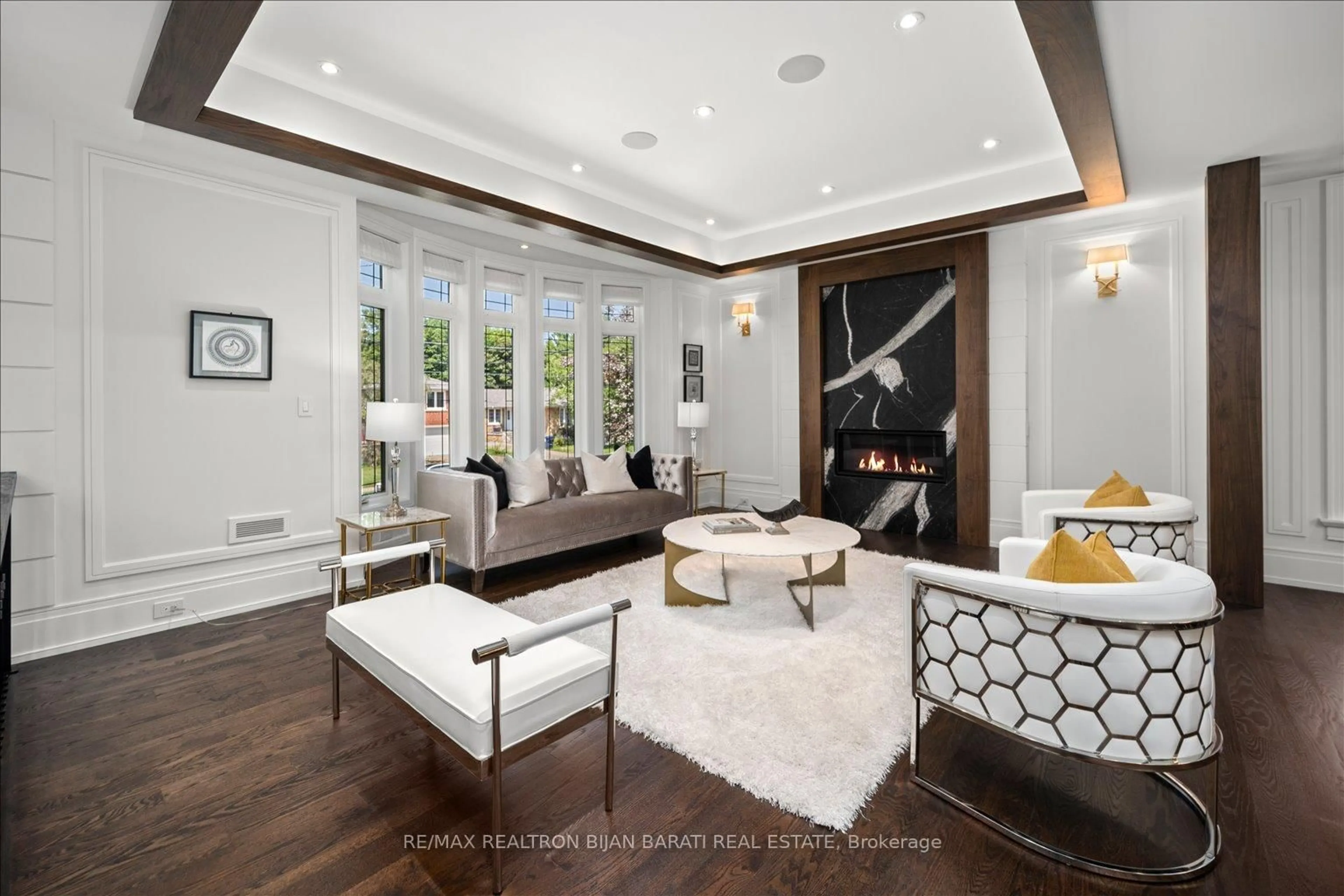 Living room with furniture, unknown for 185 Maxome Ave, Toronto Ontario M2M 3L1