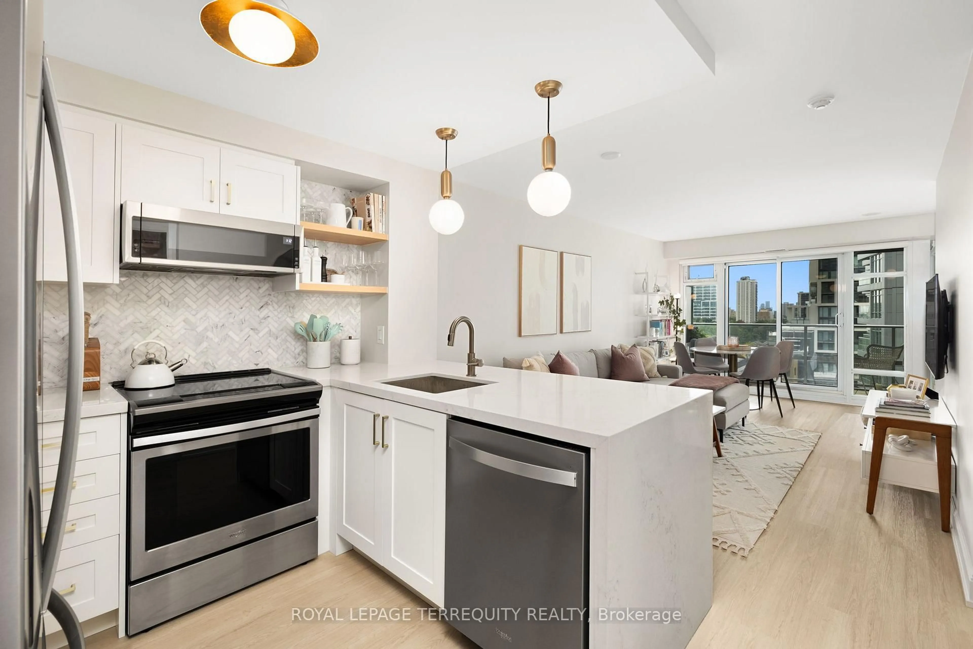 Open concept kitchen, ceramic/tile floor for 2191 Yonge St #1004, Toronto Ontario M4S 3H8