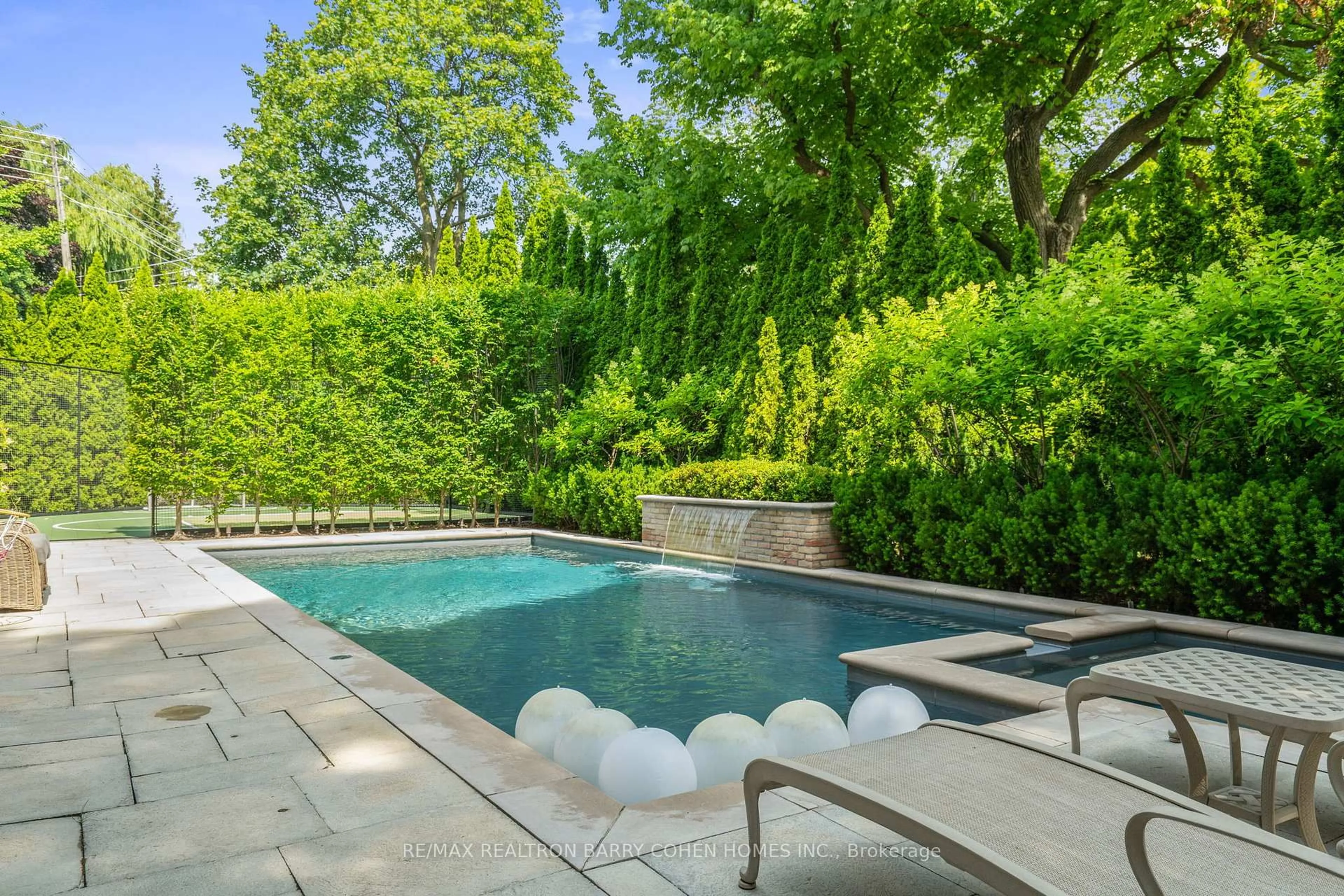 Pool for 100 Old Forest Hill Rd, Toronto Ontario M5P 2R5