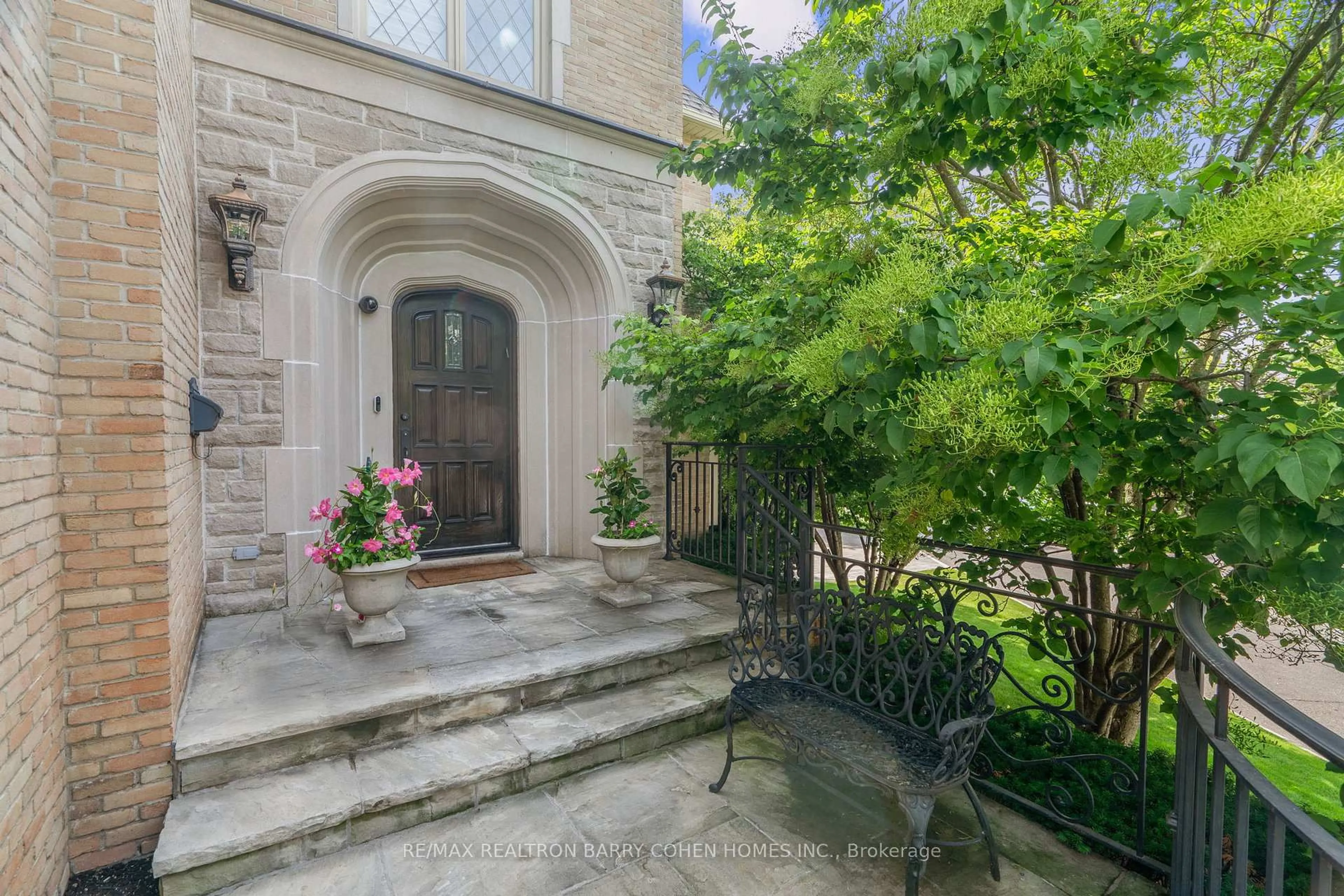 Unknown for 100 Old Forest Hill Rd, Toronto Ontario M5P 2R5