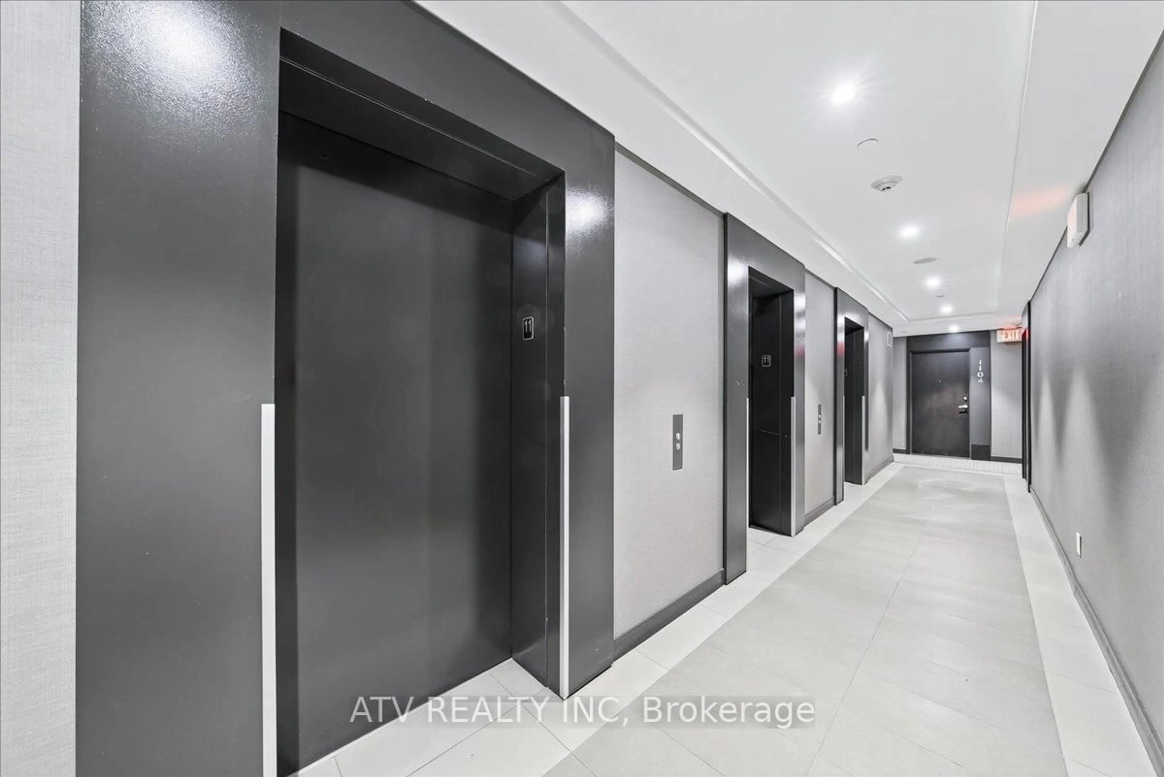 Indoor foyer for 170 Sumach St #1113, Toronto Ontario M5A 3H7