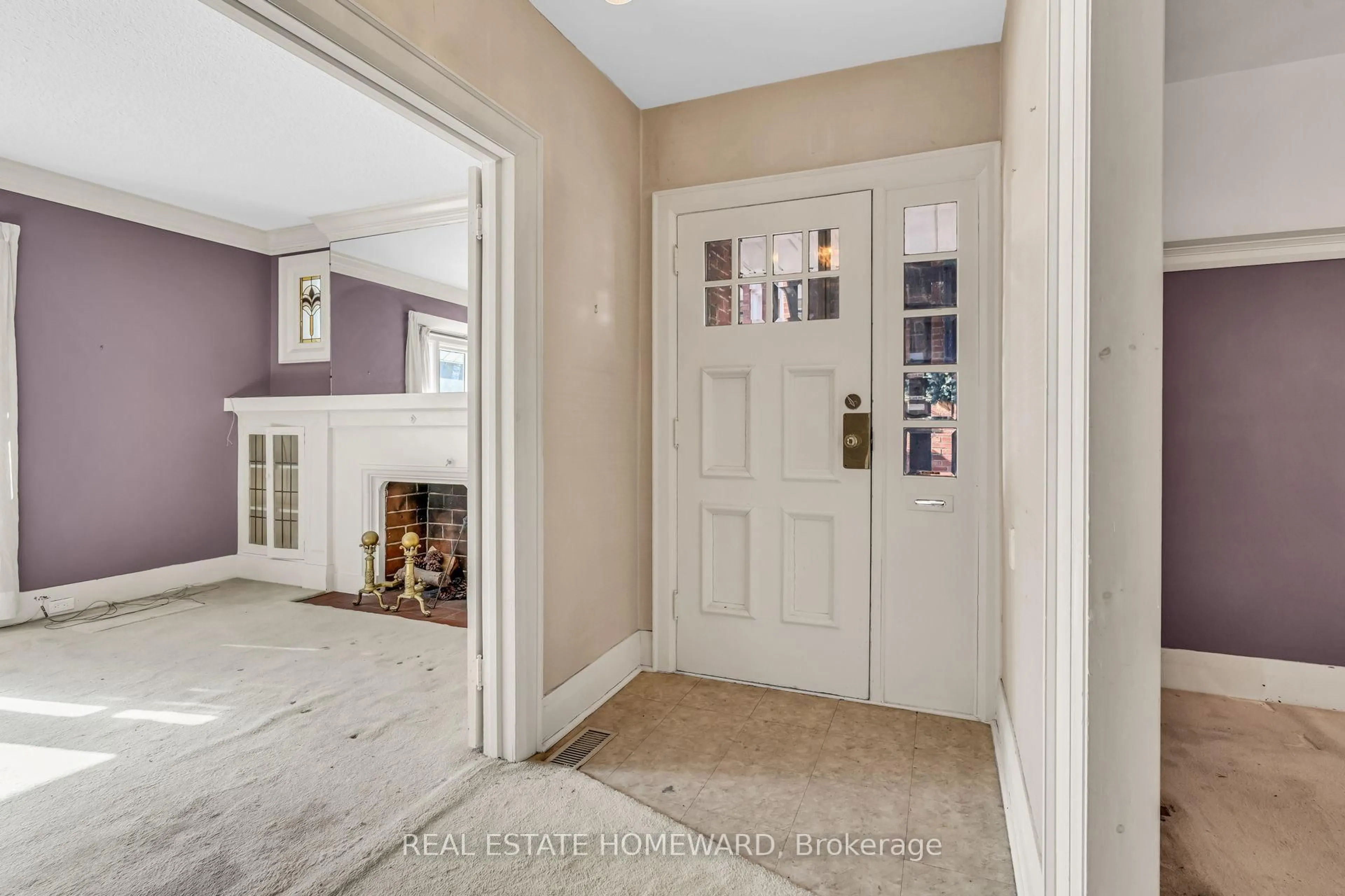 Indoor entryway for 94 Fairlawn Ave, Toronto Ontario M5M 1S7