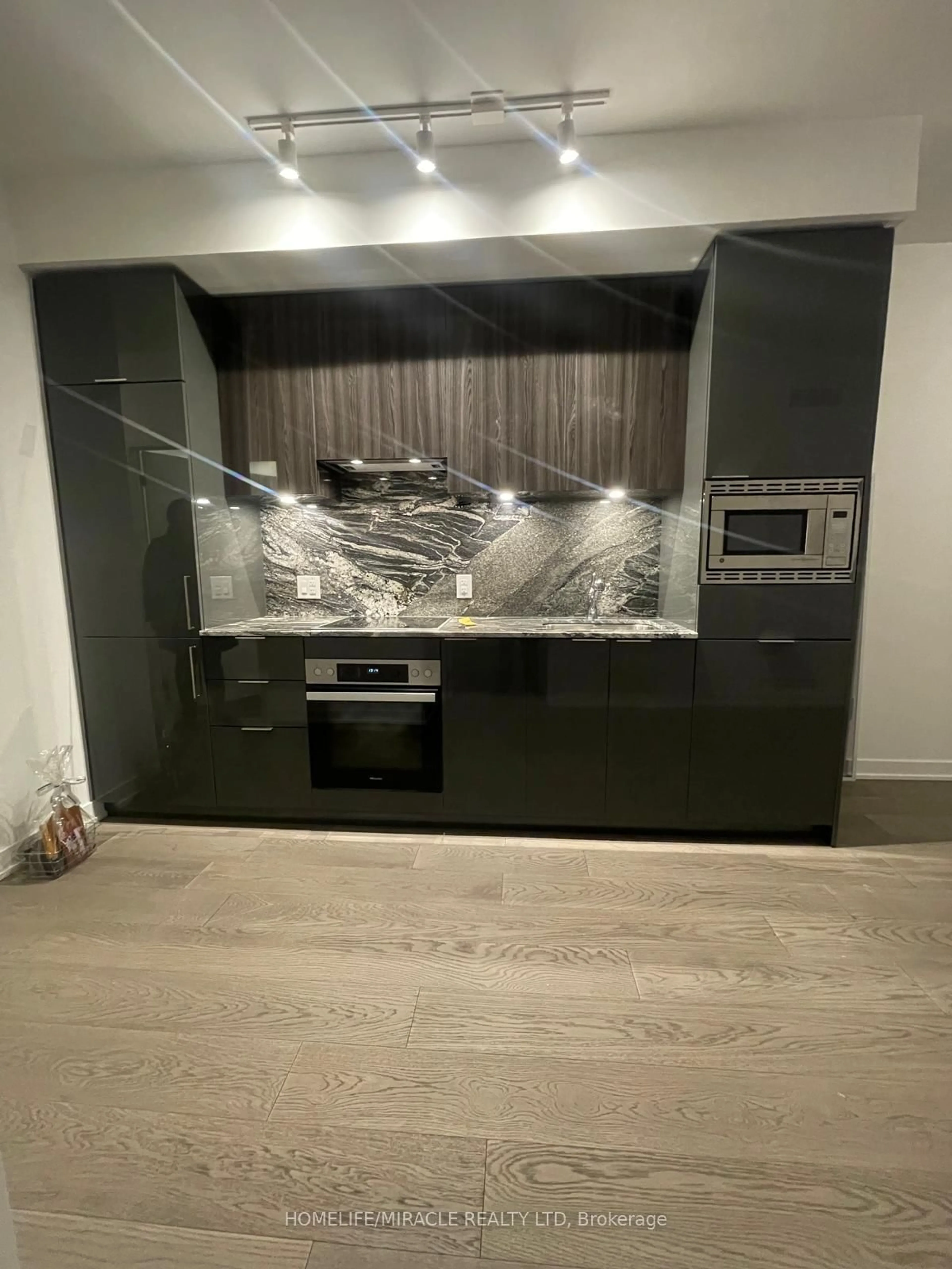 Contemporary kitchen, unknown for 20 O'Neill Rd #235, Toronto Ontario M3C 0R1