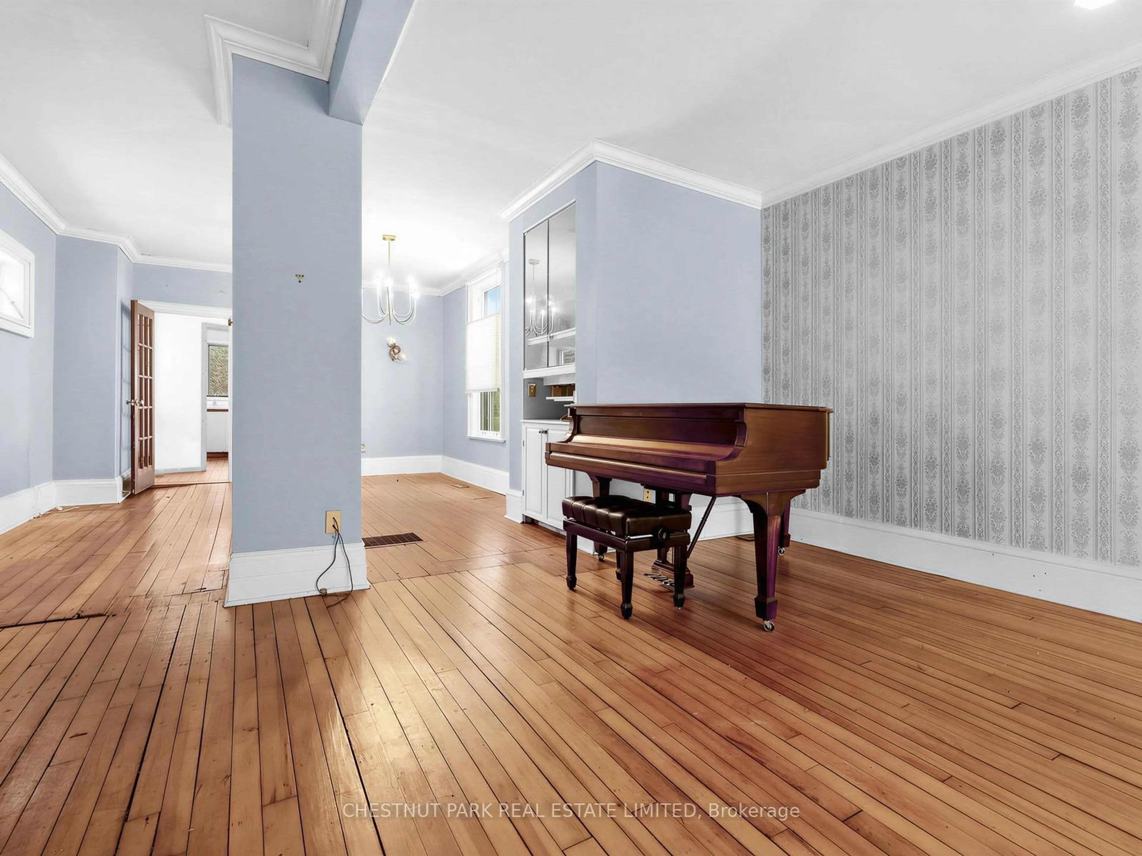 A pic of a room for 38 Walmsley Blvd, Toronto Ontario M4V 1X6