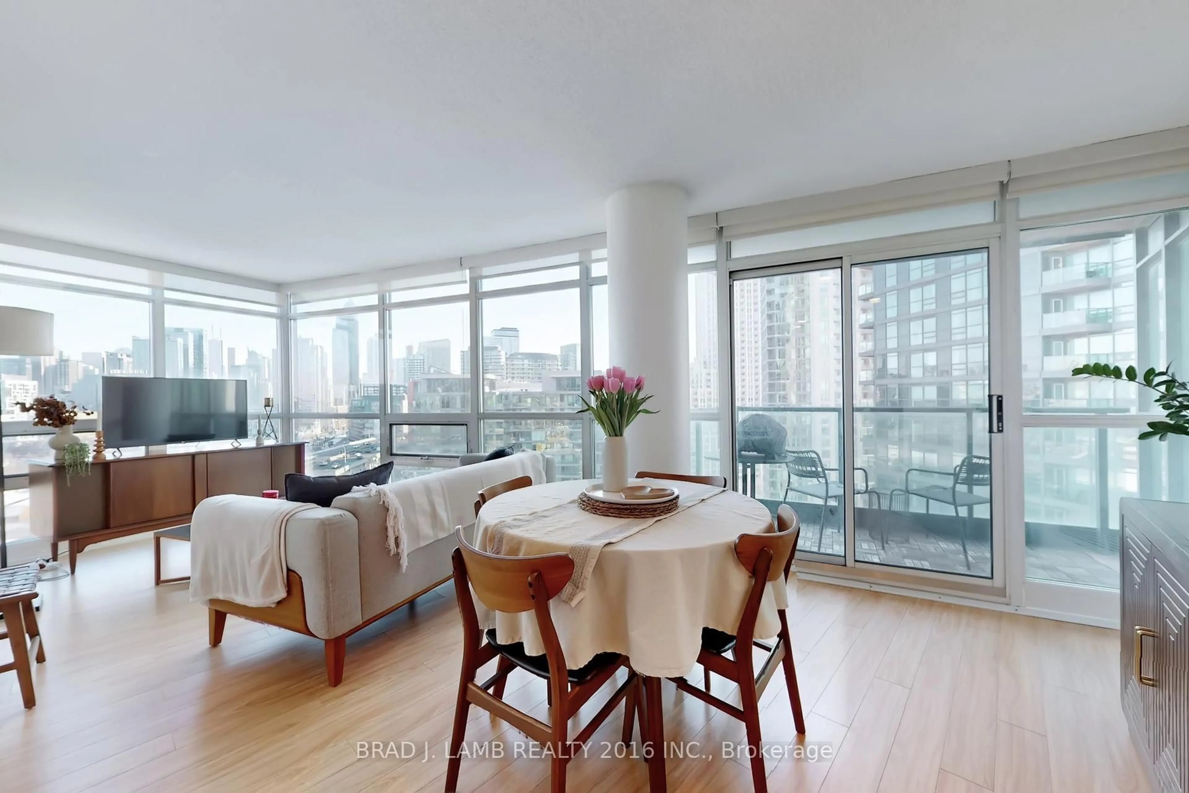 Dining room, unknown for 231 Fort York Blvd #1611, Toronto Ontario M5V 1B2