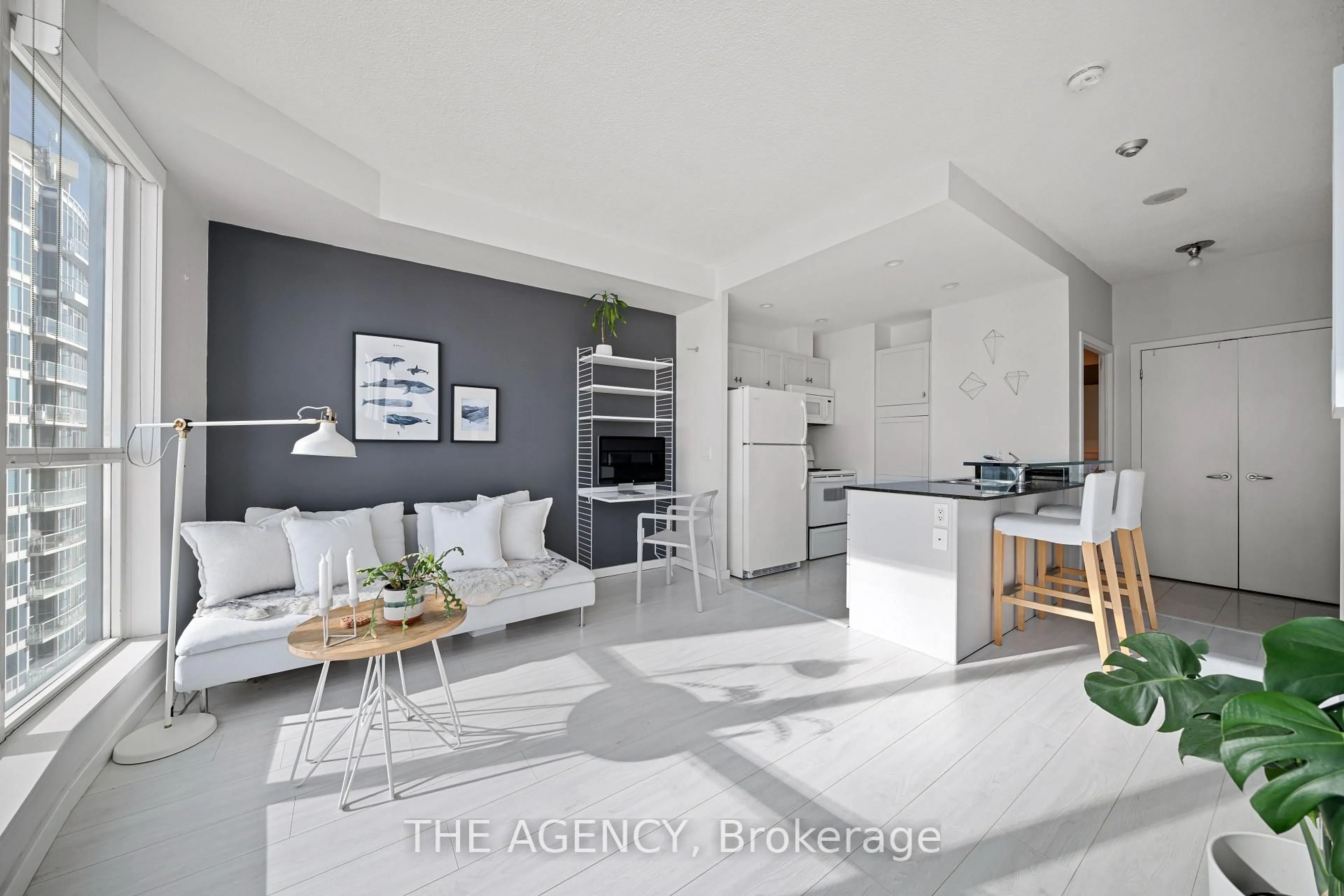 Open concept kitchen, unknown for 208 Queens Quay #3313, Toronto Ontario M5J 2Y5