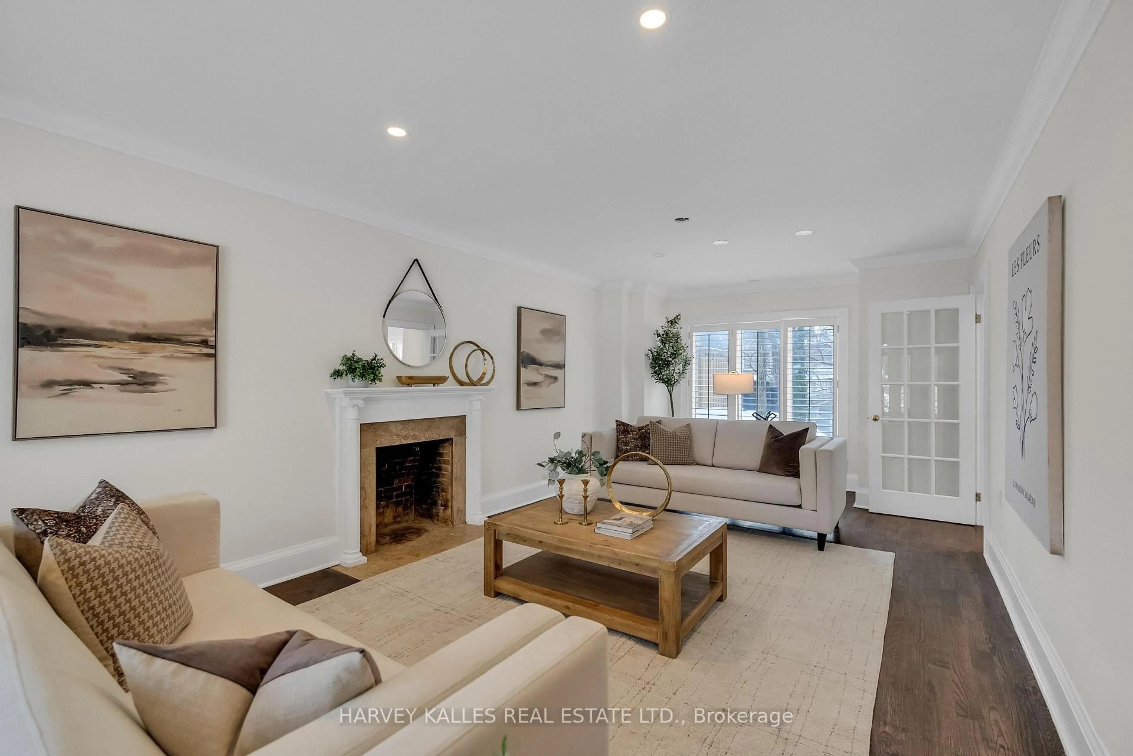 Living room with furniture, unknown for 33 Glengowan Rd, Toronto Ontario M4N 1E9