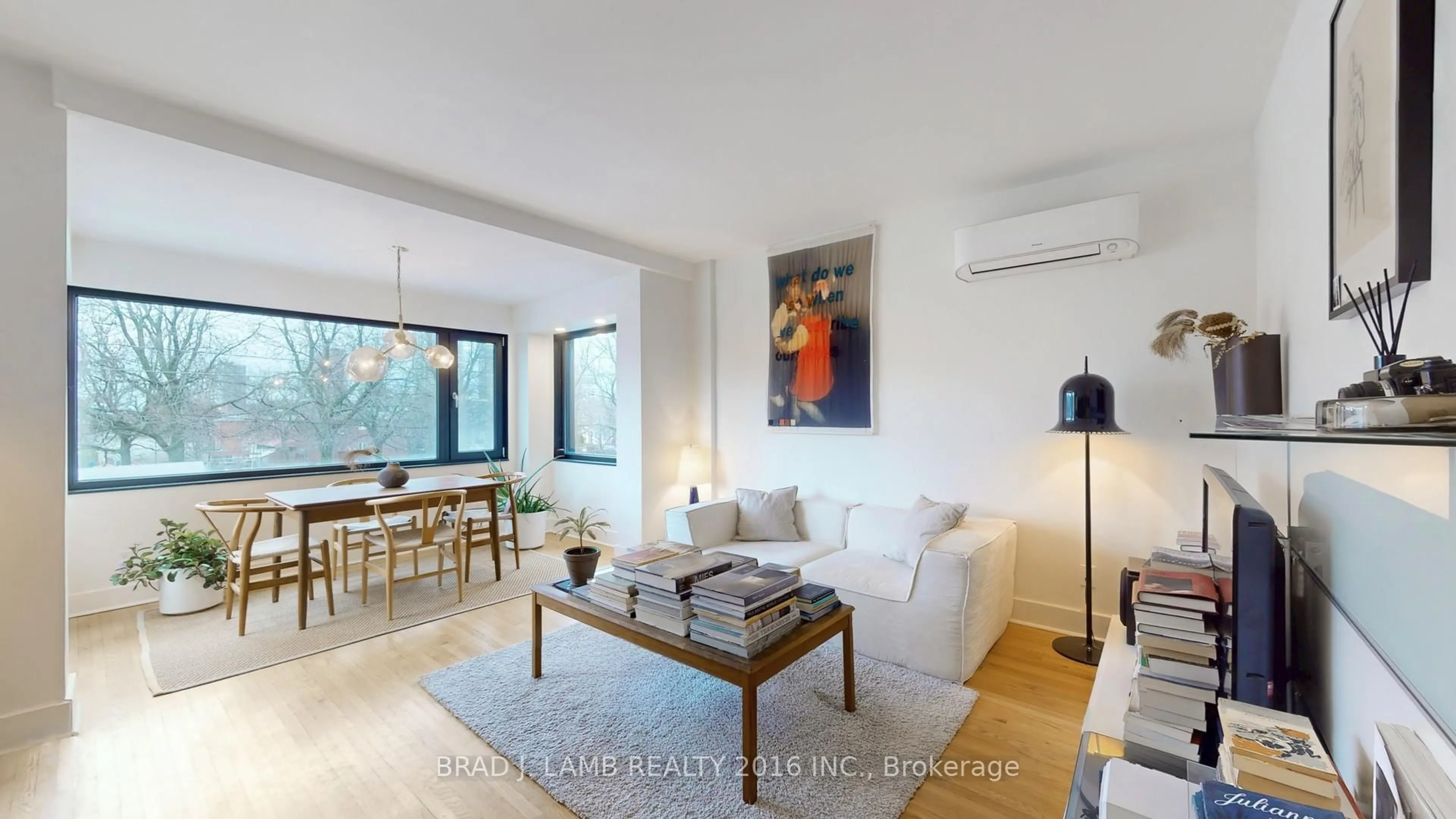 Living room with furniture, unknown for 1558 A Davenport Rd, Toronto Ontario M6H 2J1