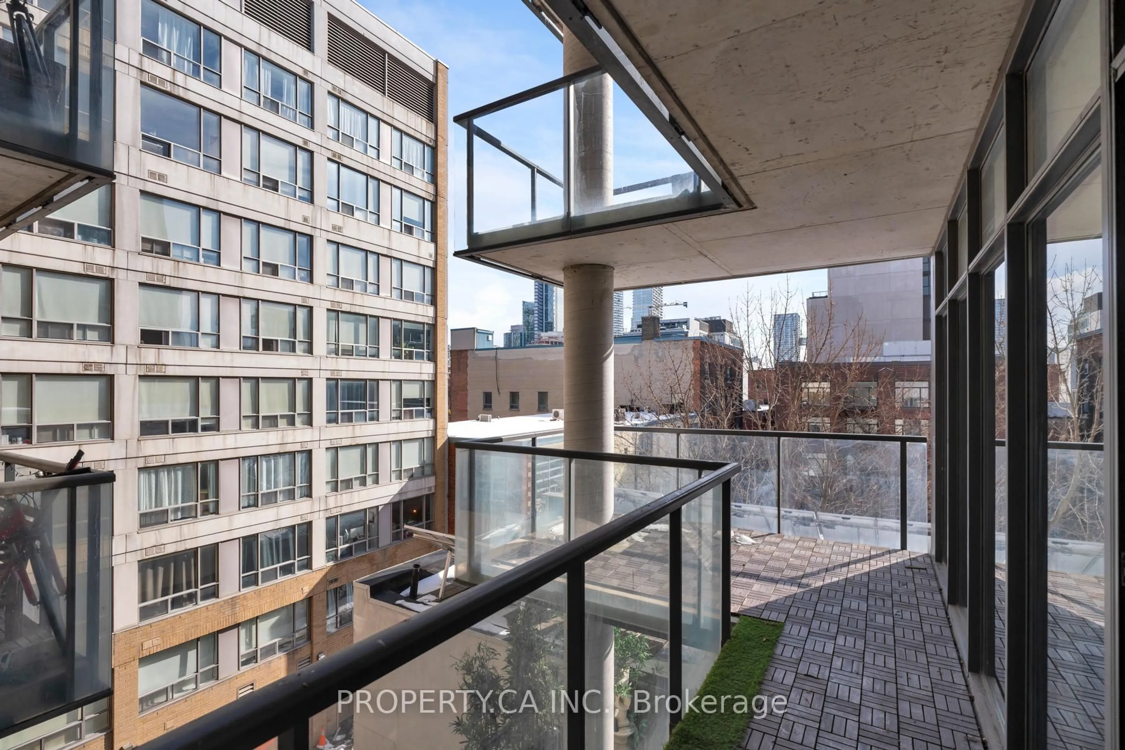 Balcony in the apartment, city buildings view from balcony for 533 Richmond St #505, Toronto Ontario M5V 3Y1