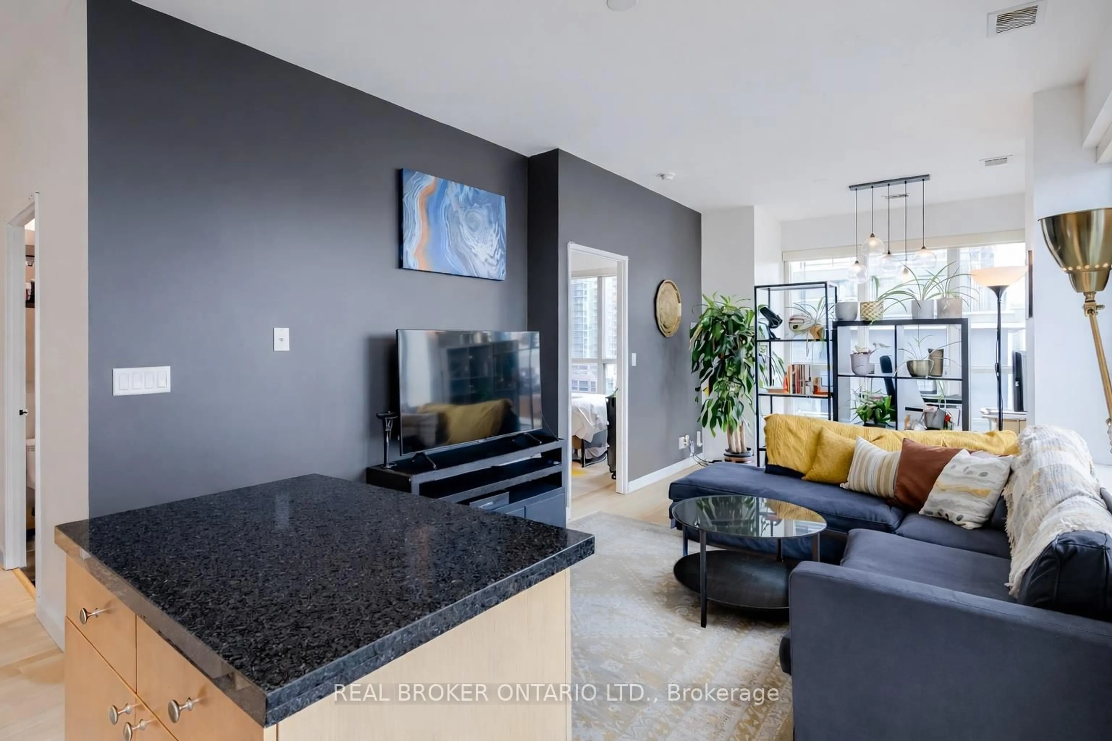 Unknown for 1005 King St #909, Toronto Ontario M6K 3M8