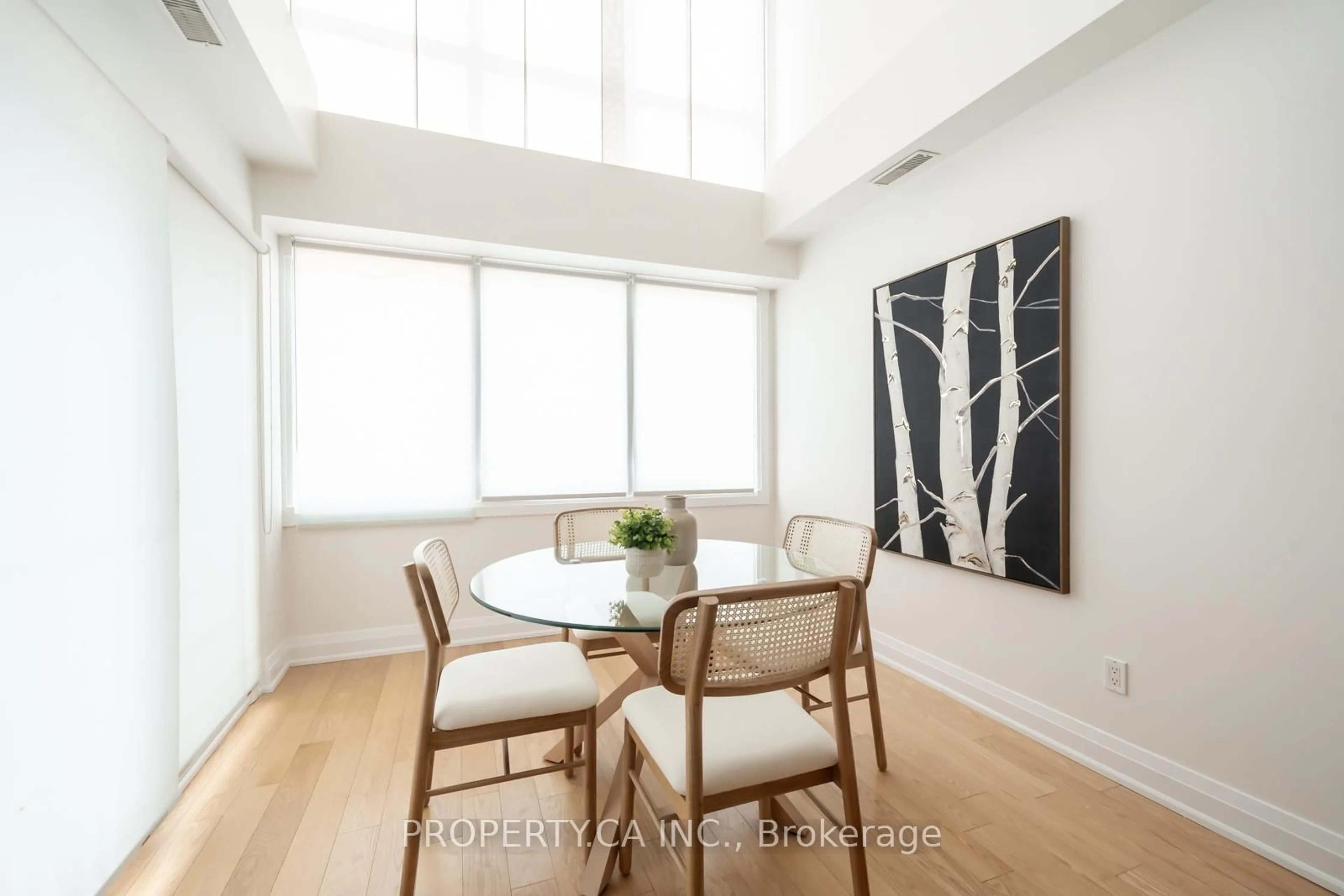 Dining room, wood/laminate floor for 473 Dupont St #1, Toronto Ontario M6G 1Y6