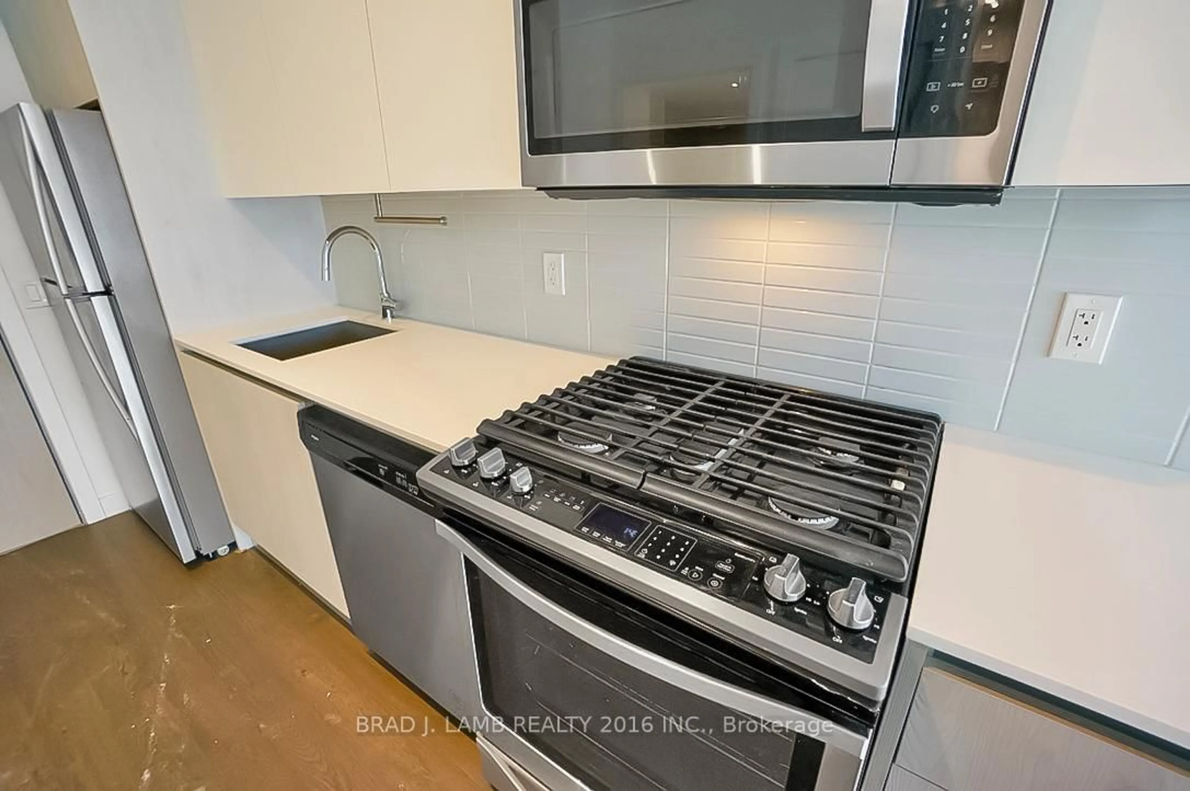 Standard kitchen, ceramic/tile floor for 2A Church St #1608, Toronto Ontario M5E 0E1