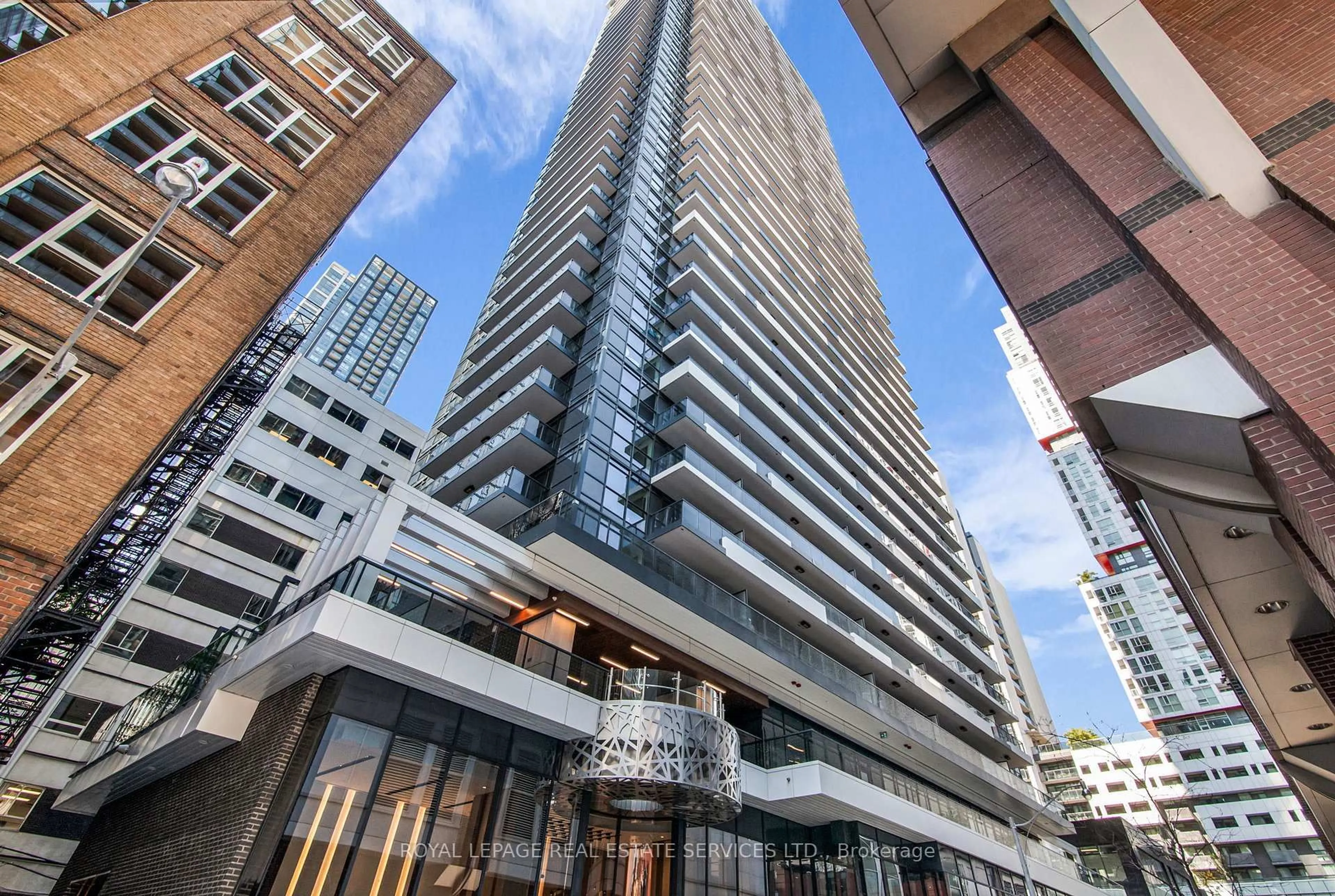 Indoor foyer for 38 Widmer St #4606, Toronto Ontario M5V 0P7