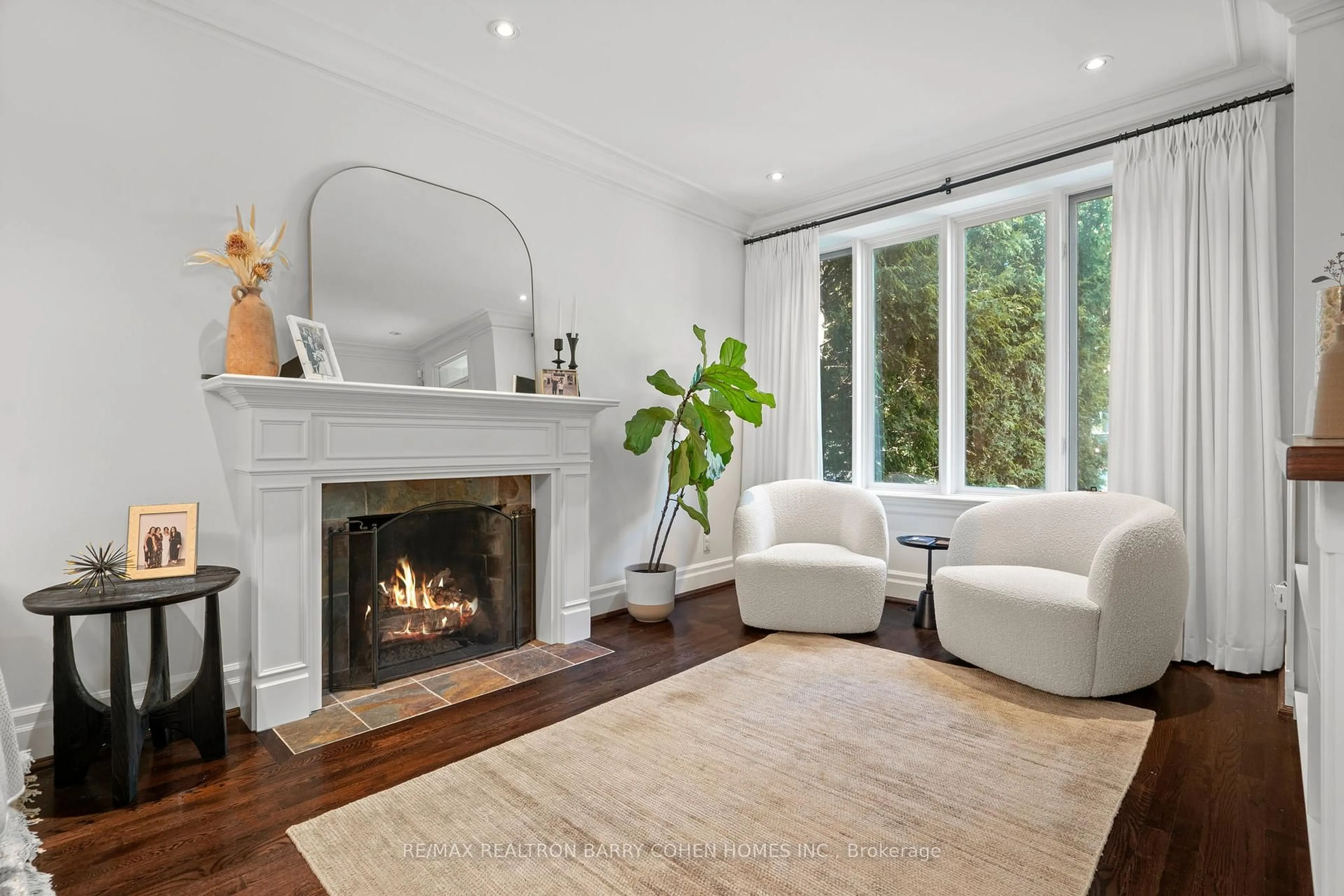 Living room with furniture, unknown for 141 Latimer Ave, Toronto Ontario M5N 2M3