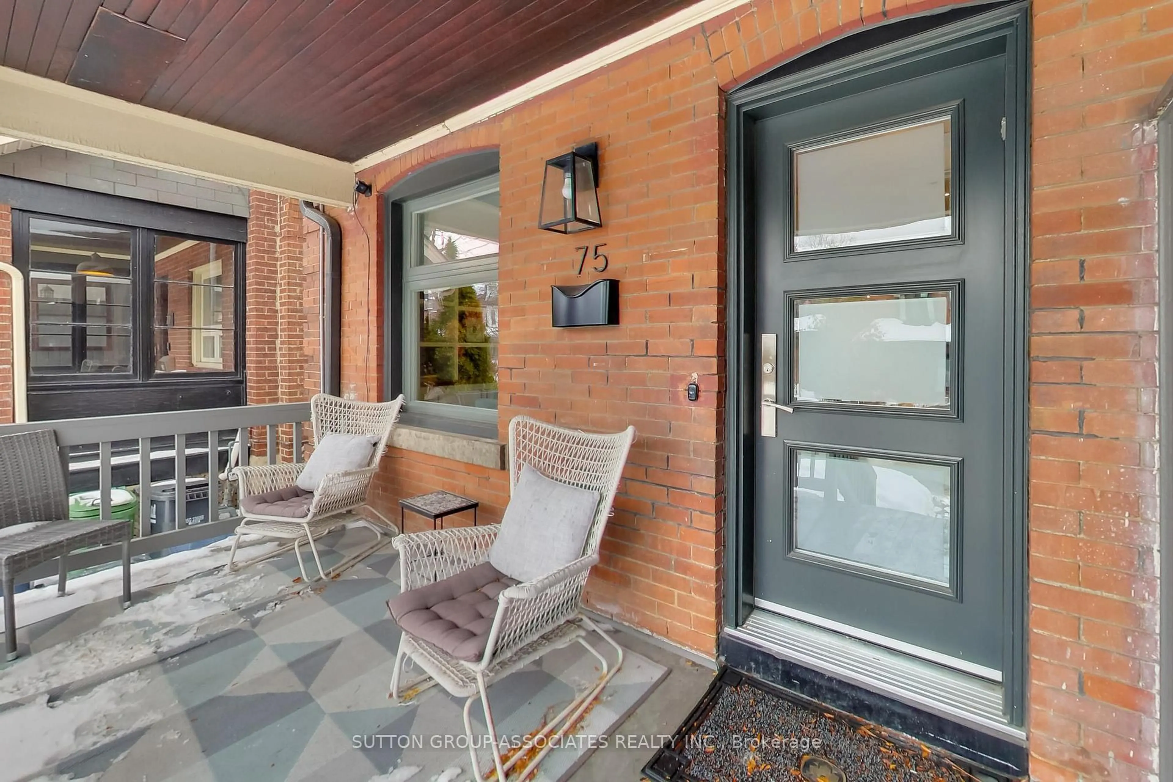 Patio, street for 75 Arlington Ave, Toronto Ontario M6G 3L2