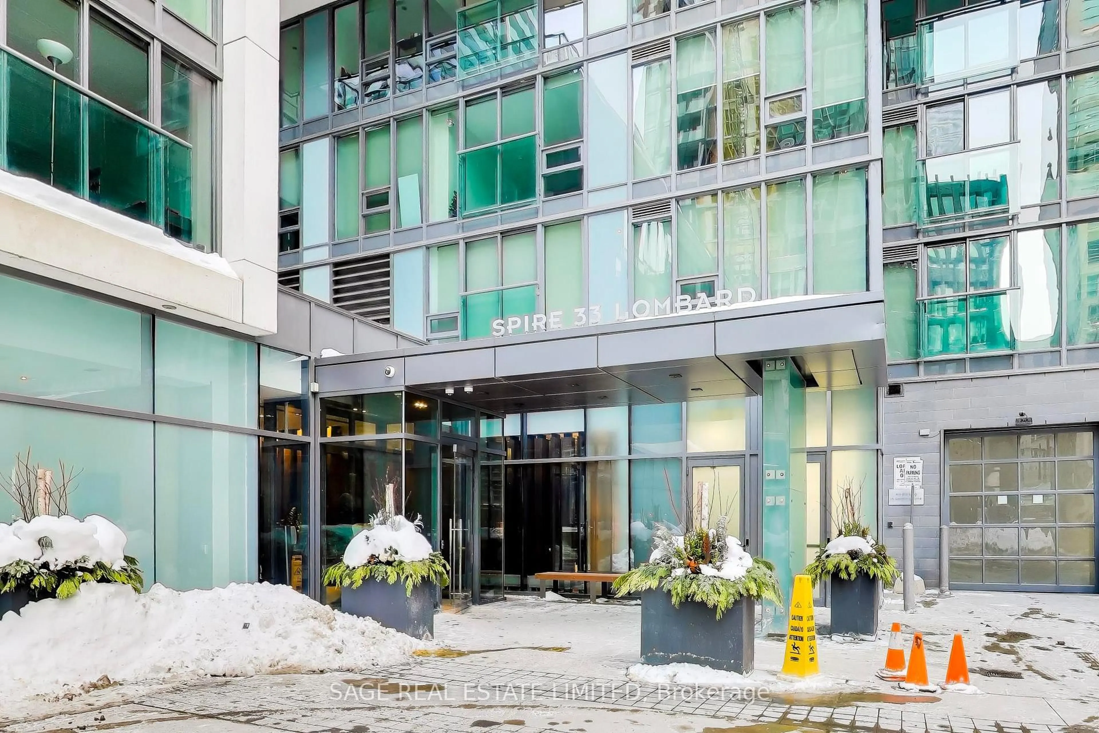 Indoor foyer for 33 Lombard St #4004, Toronto Ontario M5C 3H8