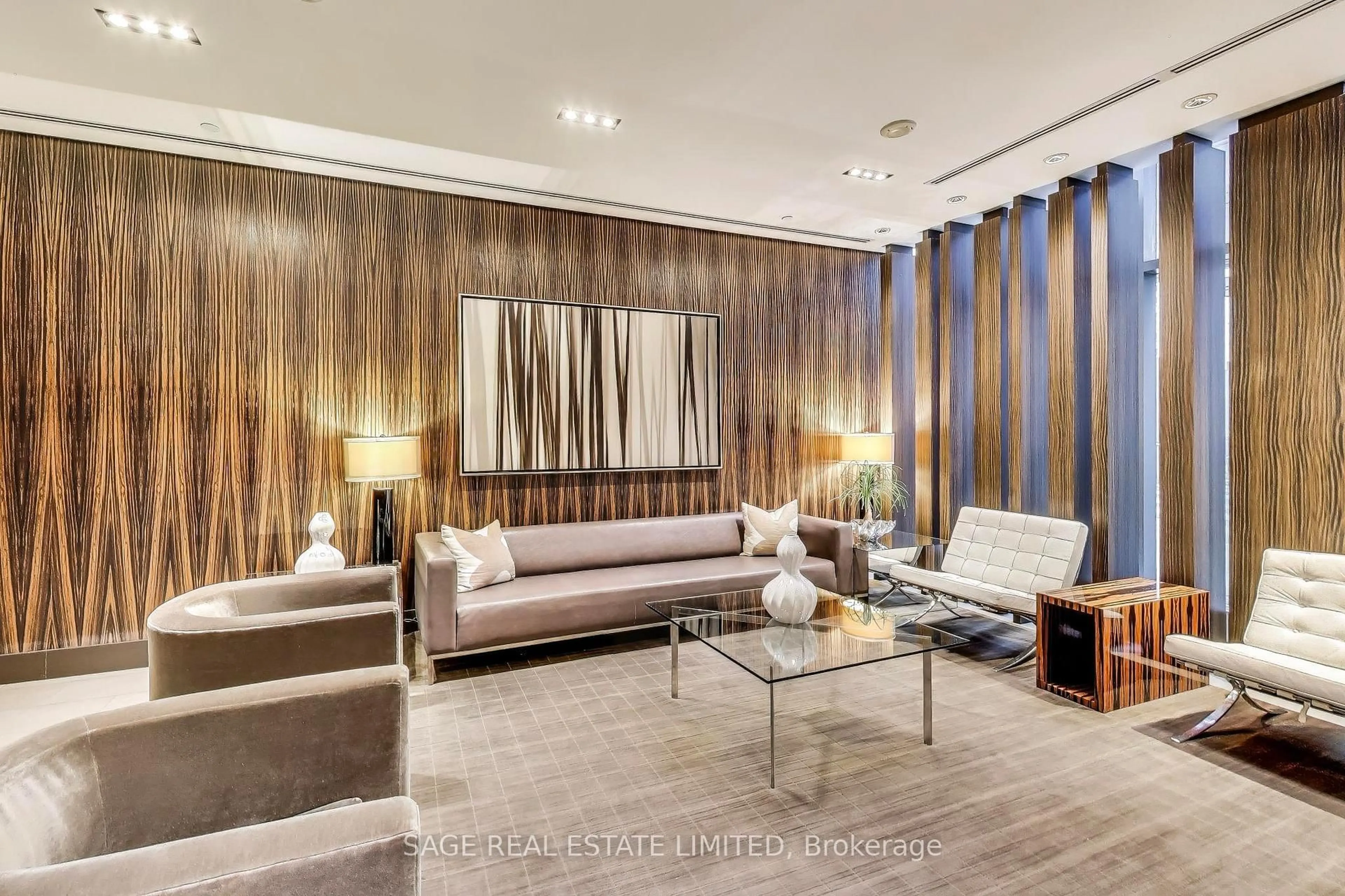 Lobby for 33 Lombard St #4004, Toronto Ontario M5C 3H8